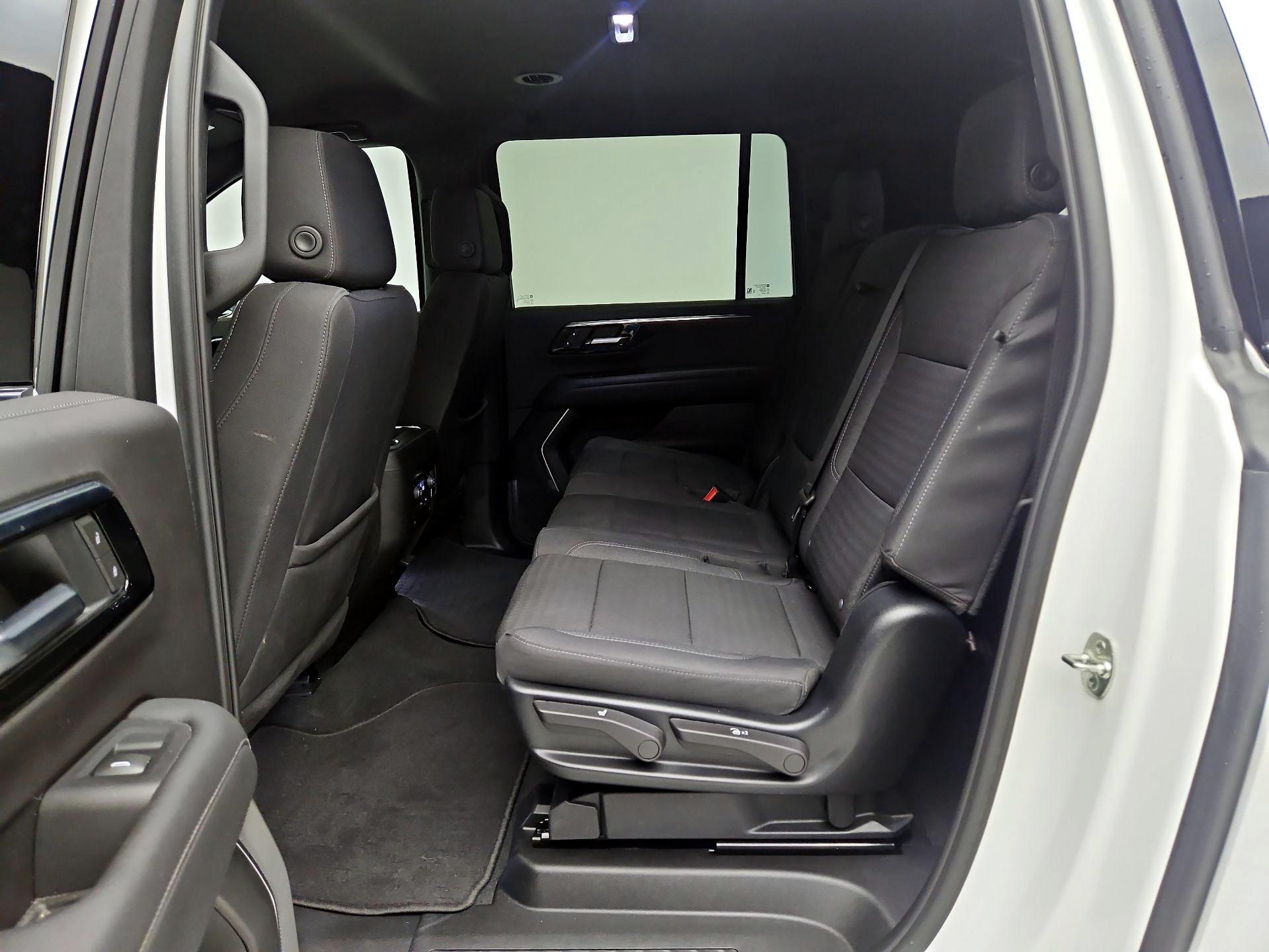 Thumbnail: 2025 Chevrolet Suburban - 20