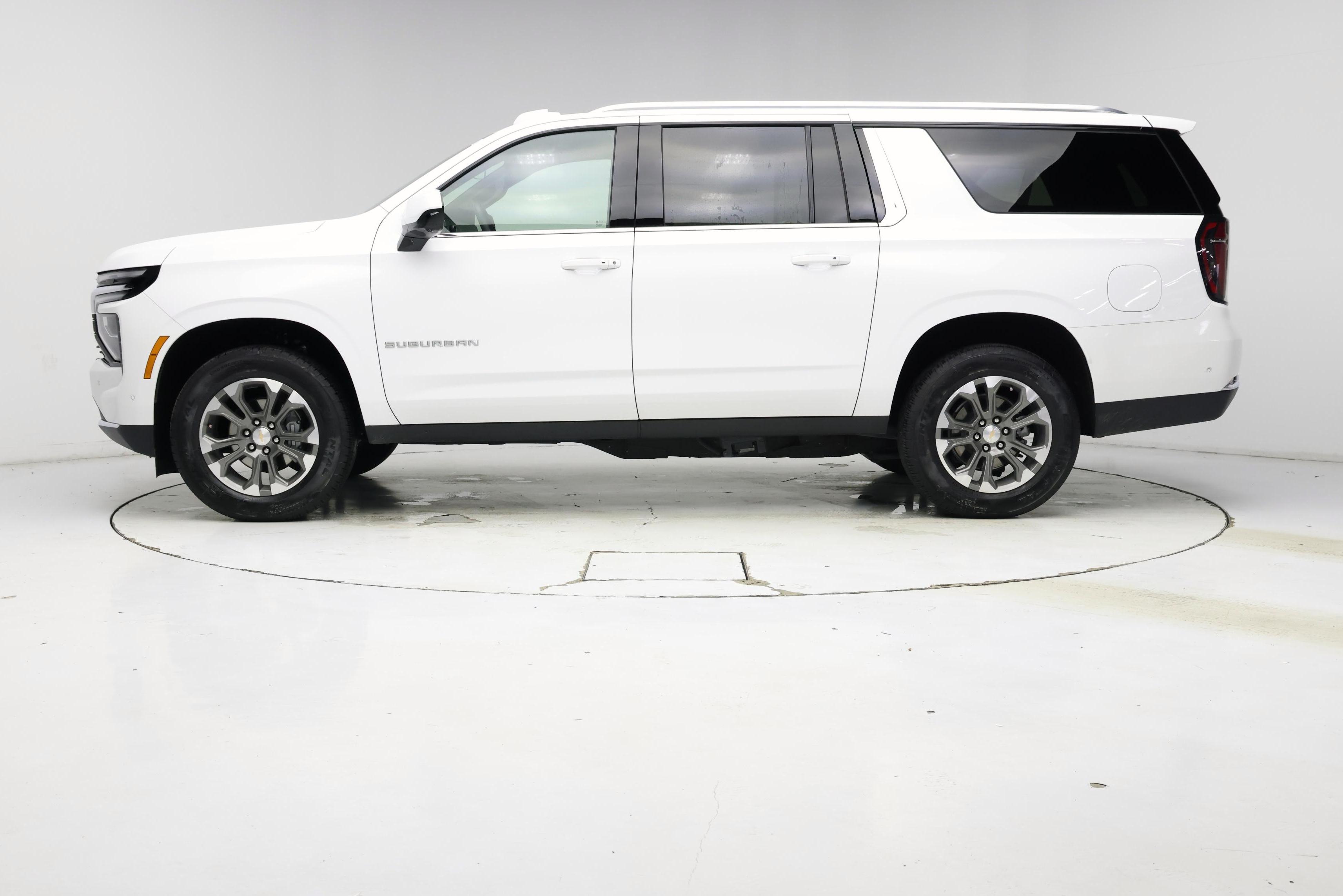 Thumbnail: 2025 Chevrolet Suburban - 3