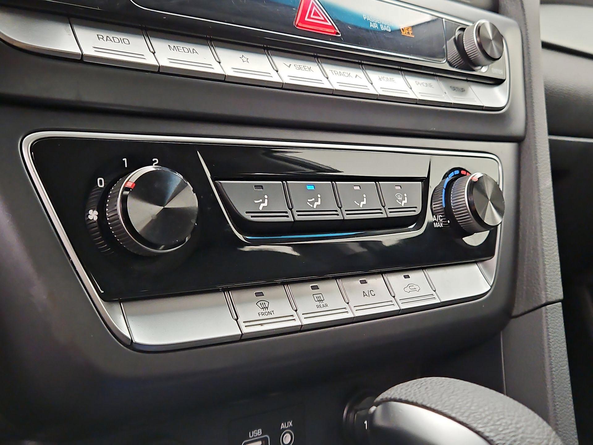 Thumbnail: 2019 Hyundai Sonata - 16
