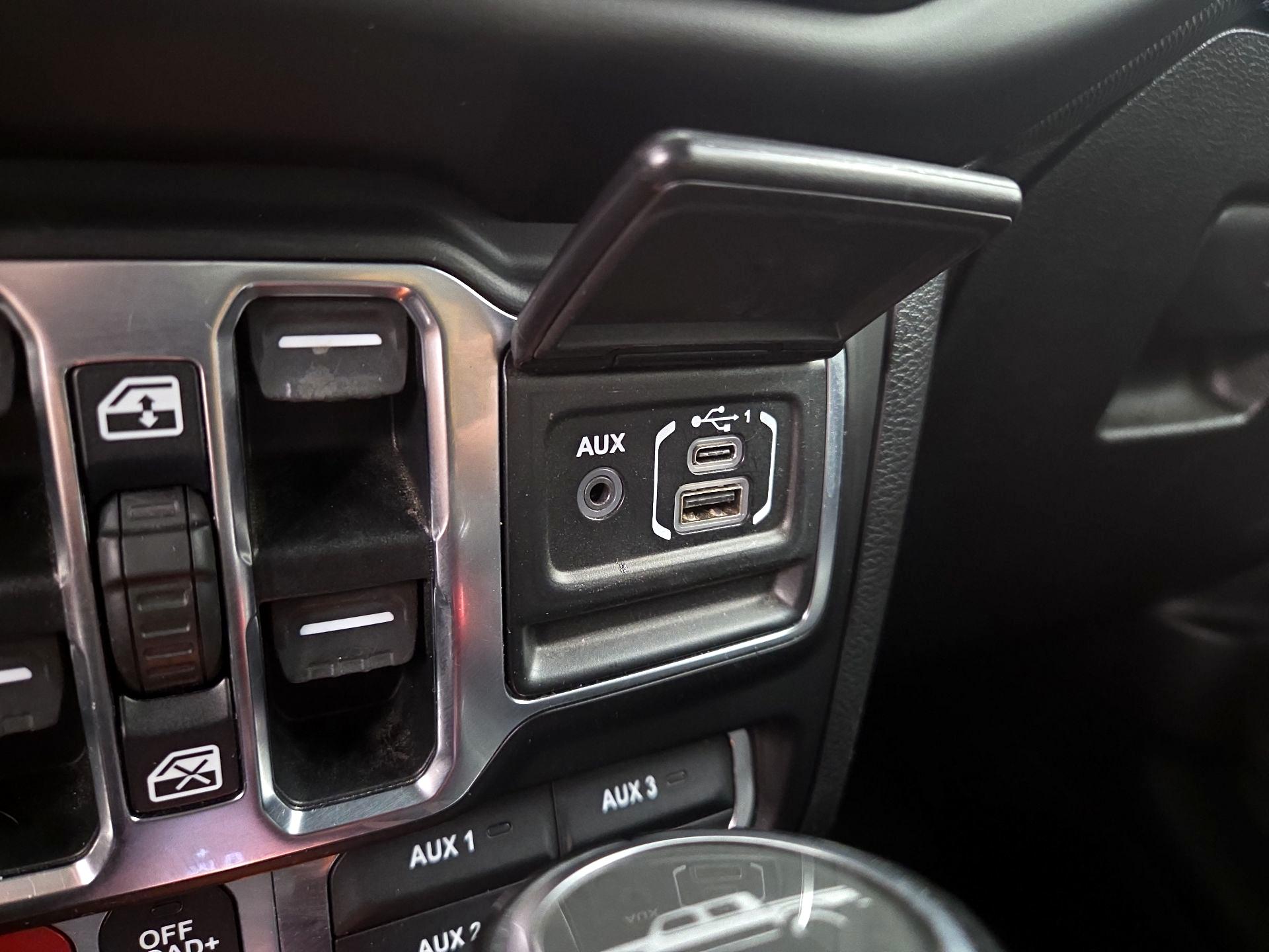 Thumbnail: 2021 Jeep Gladiator - 19