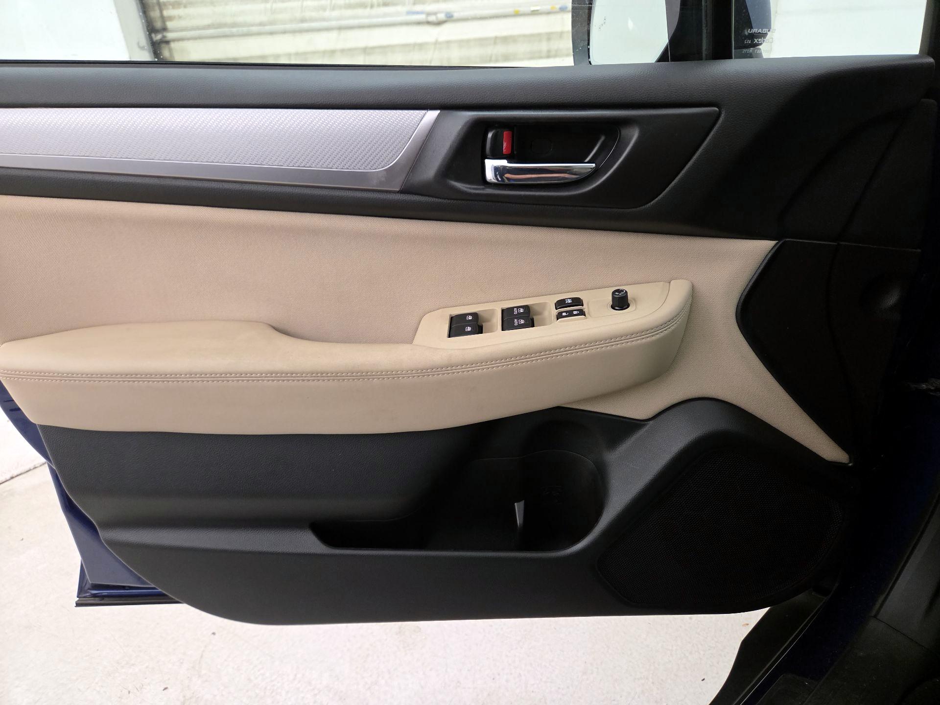 Thumbnail: 2016 Subaru Outback - 10