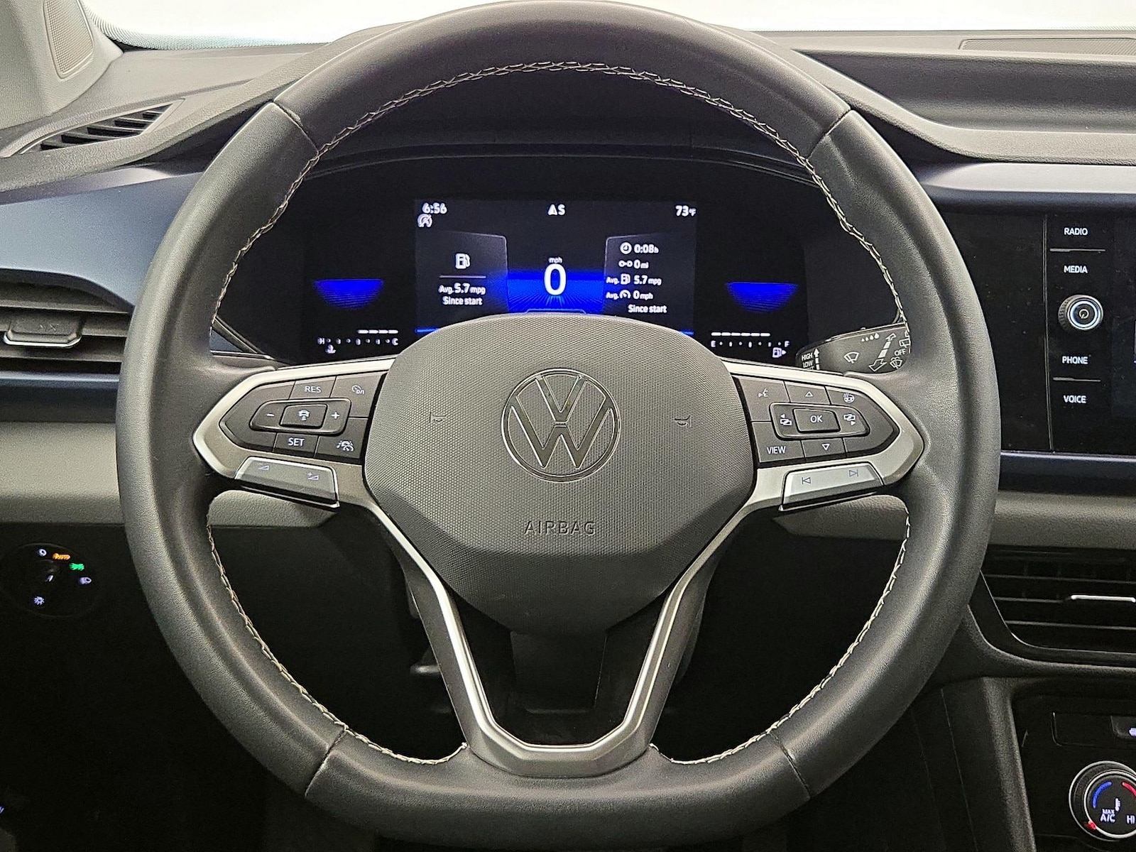 2023 Volkswagen Taos SE - Photo 11