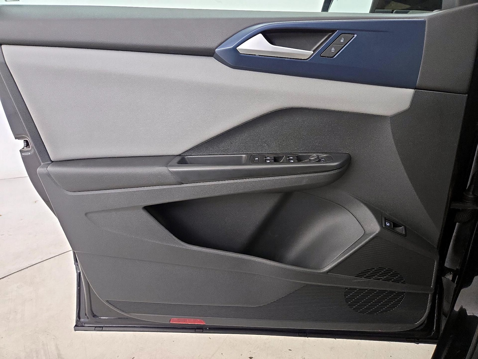 2023 Volkswagen Taos SE - Photo 13