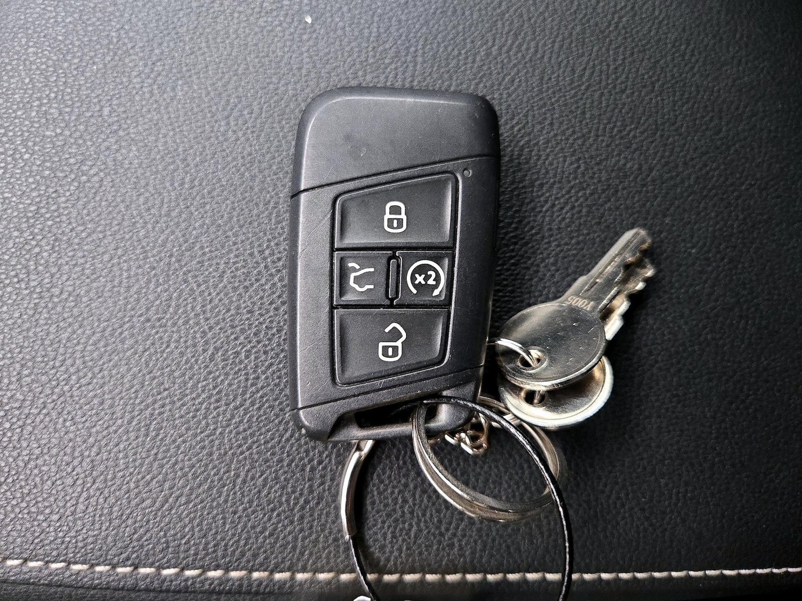 2023 Volkswagen Taos SE - Photo 23