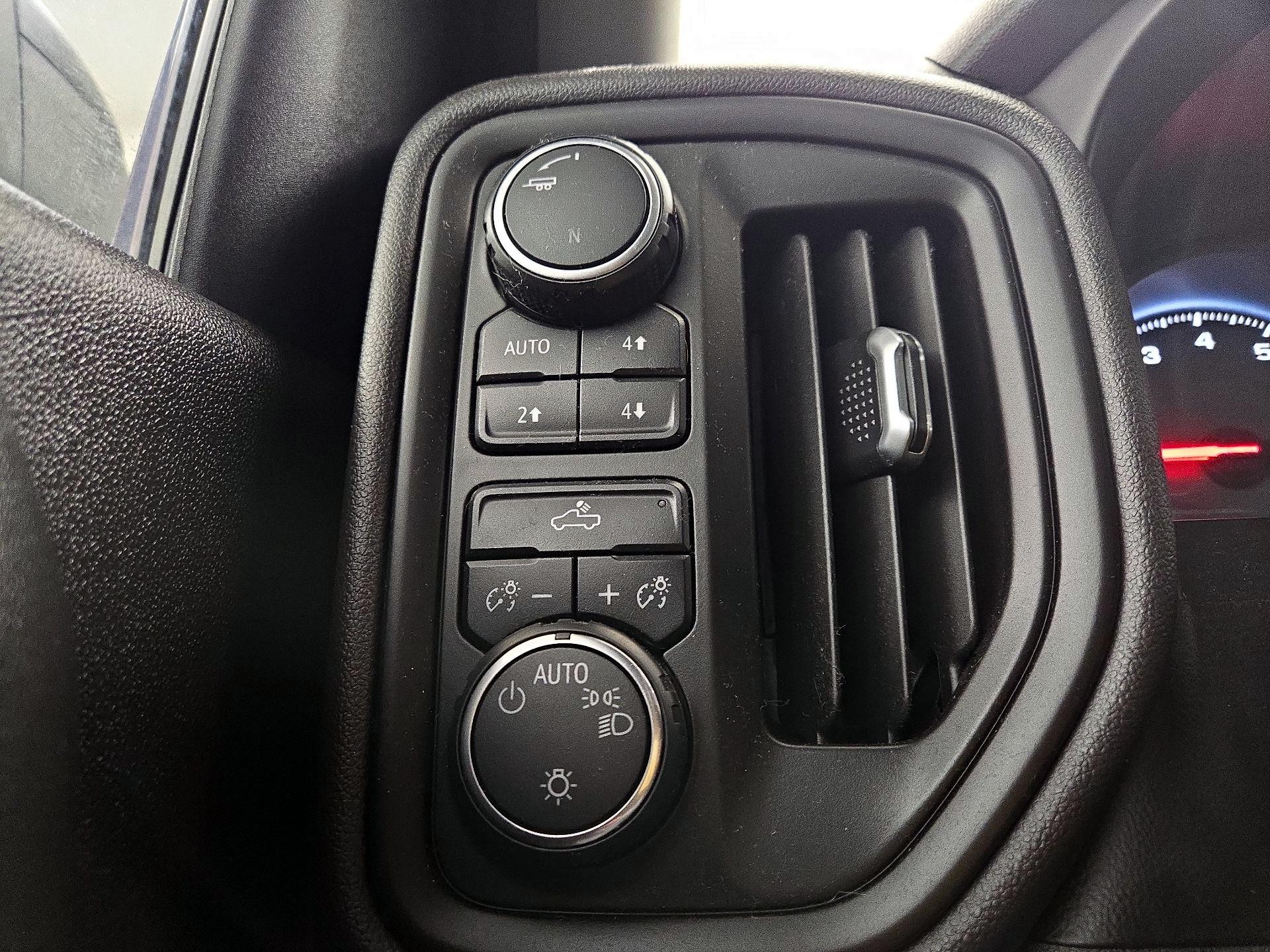Thumbnail: 2019 Chevrolet Silverado 1500 - 13