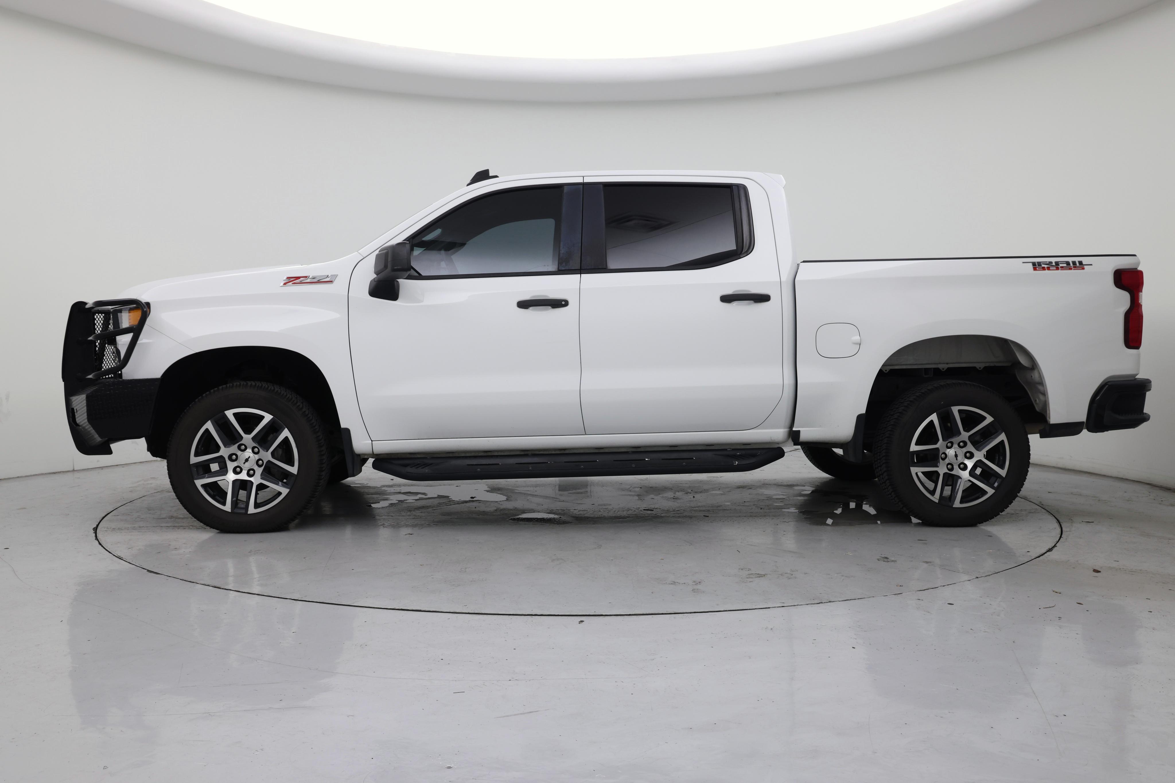 Thumbnail: 2019 Chevrolet Silverado 1500 - 3