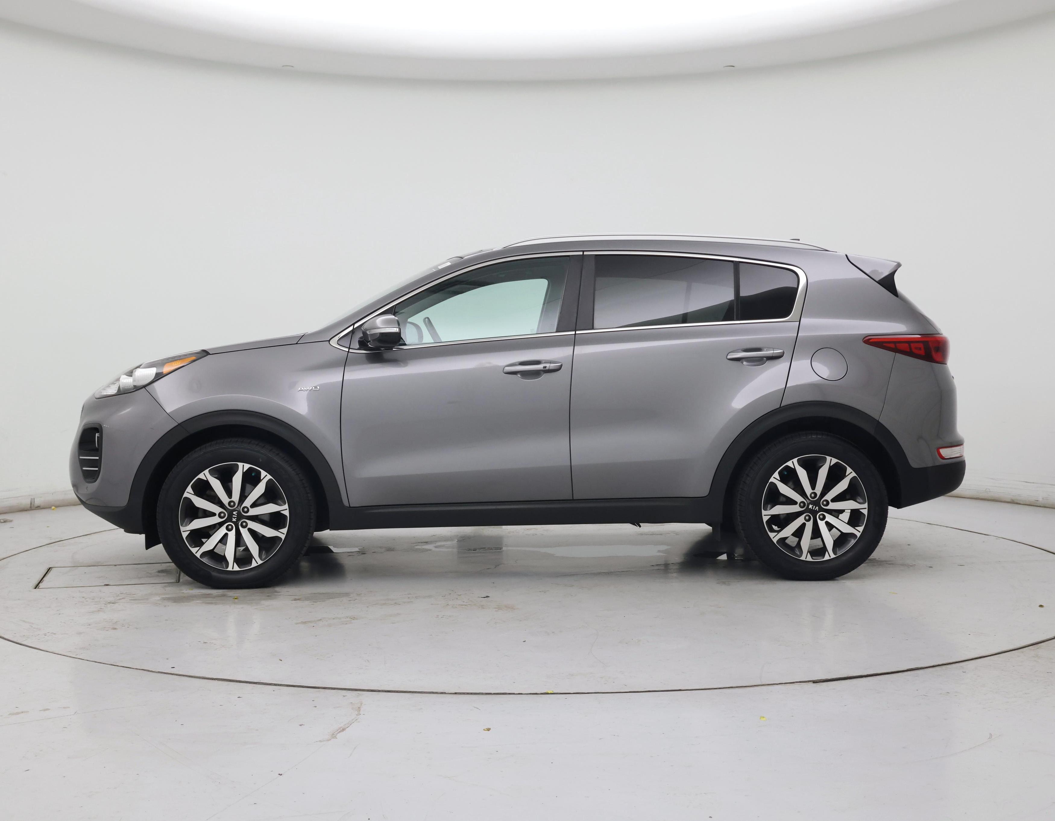 Thumbnail: 2017 Kia Sportage - 3