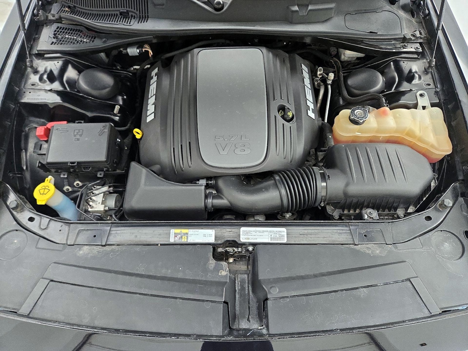 2015 Dodge Challenger R/T - Photo 23