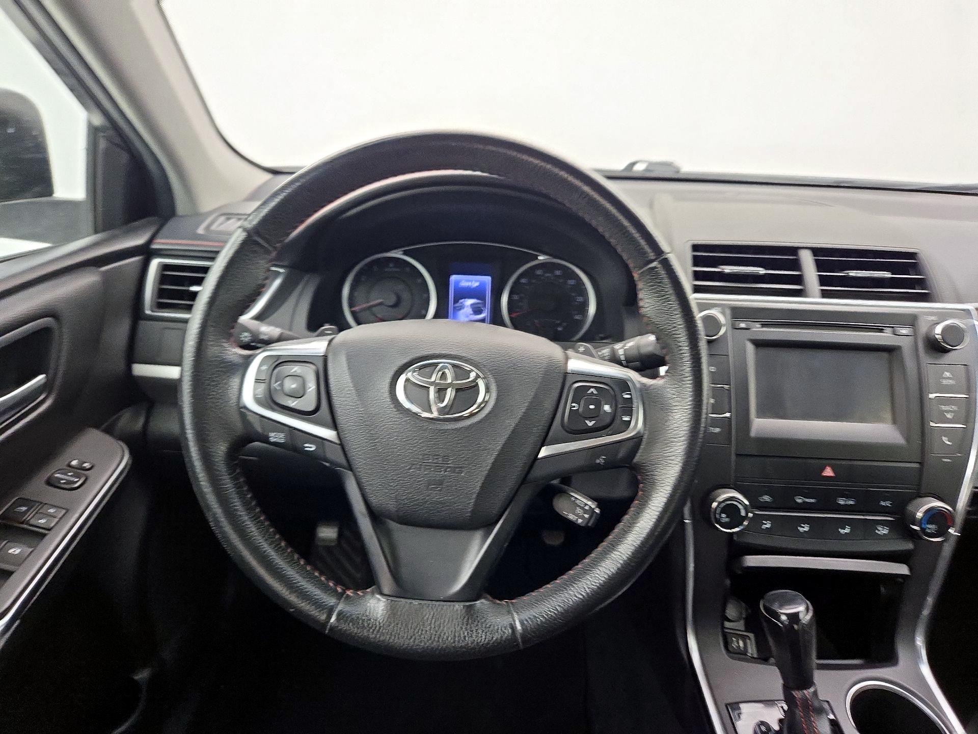 Thumbnail: 2017 Toyota Camry - 10