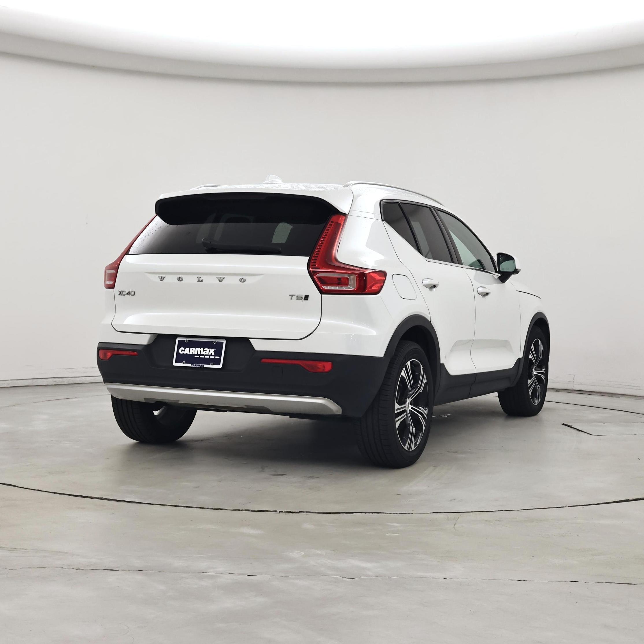 Thumbnail: 2021 Volvo XC40 - 8