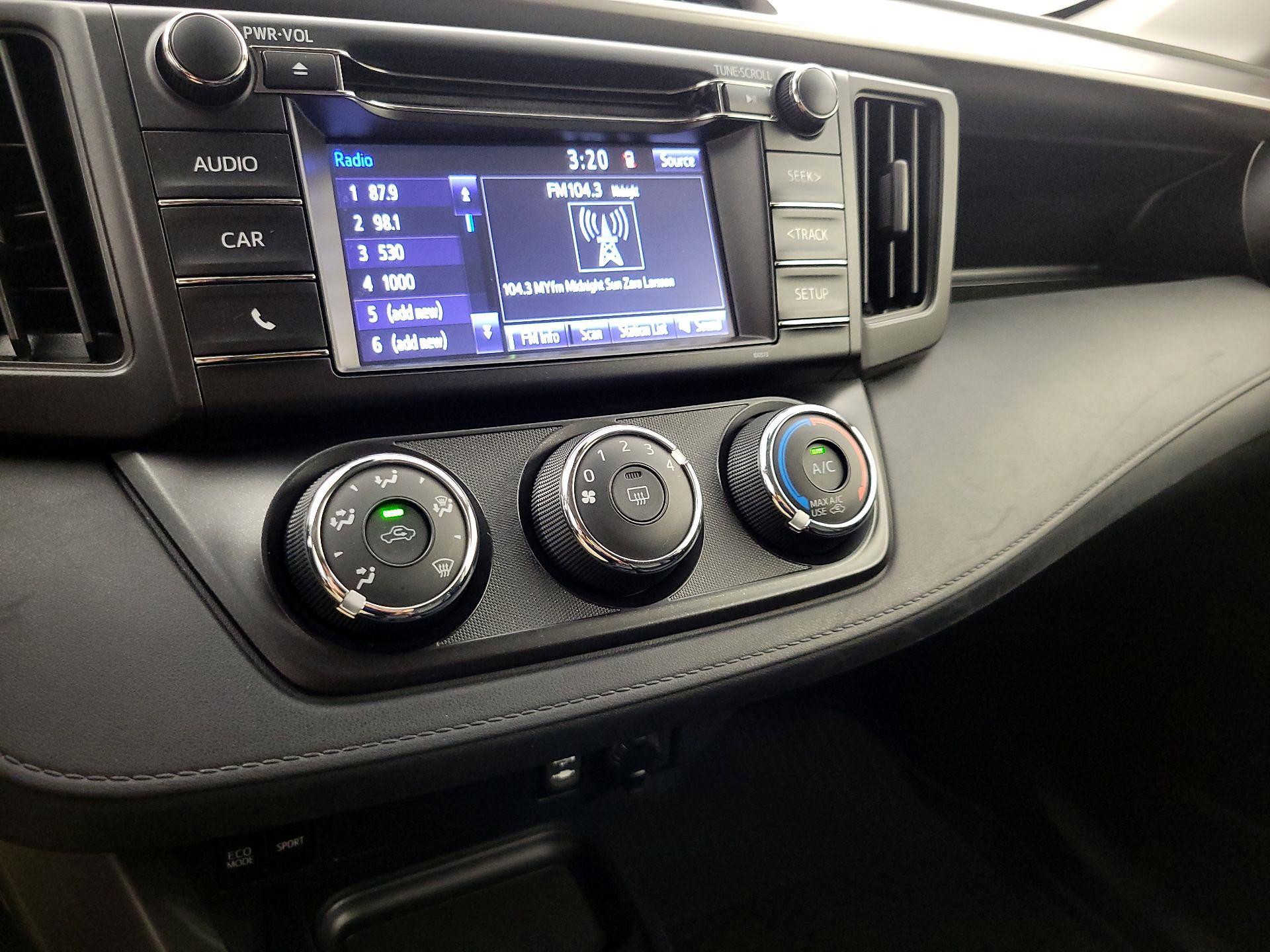 Thumbnail: 2018 Toyota RAV4 - 16