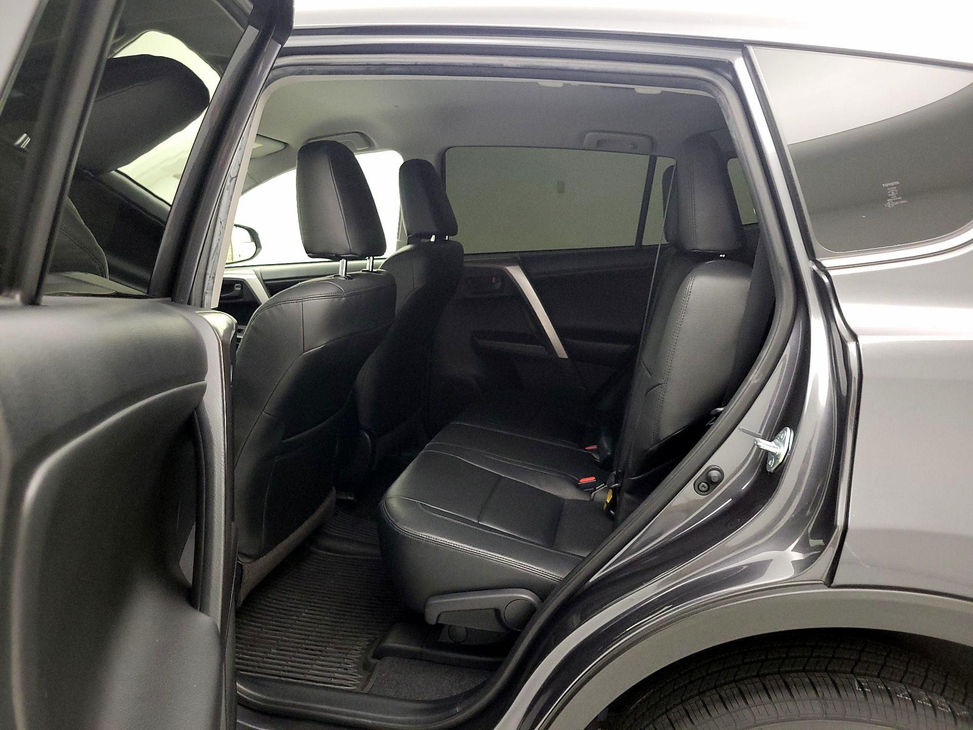 Thumbnail: 2018 Toyota RAV4 - 19