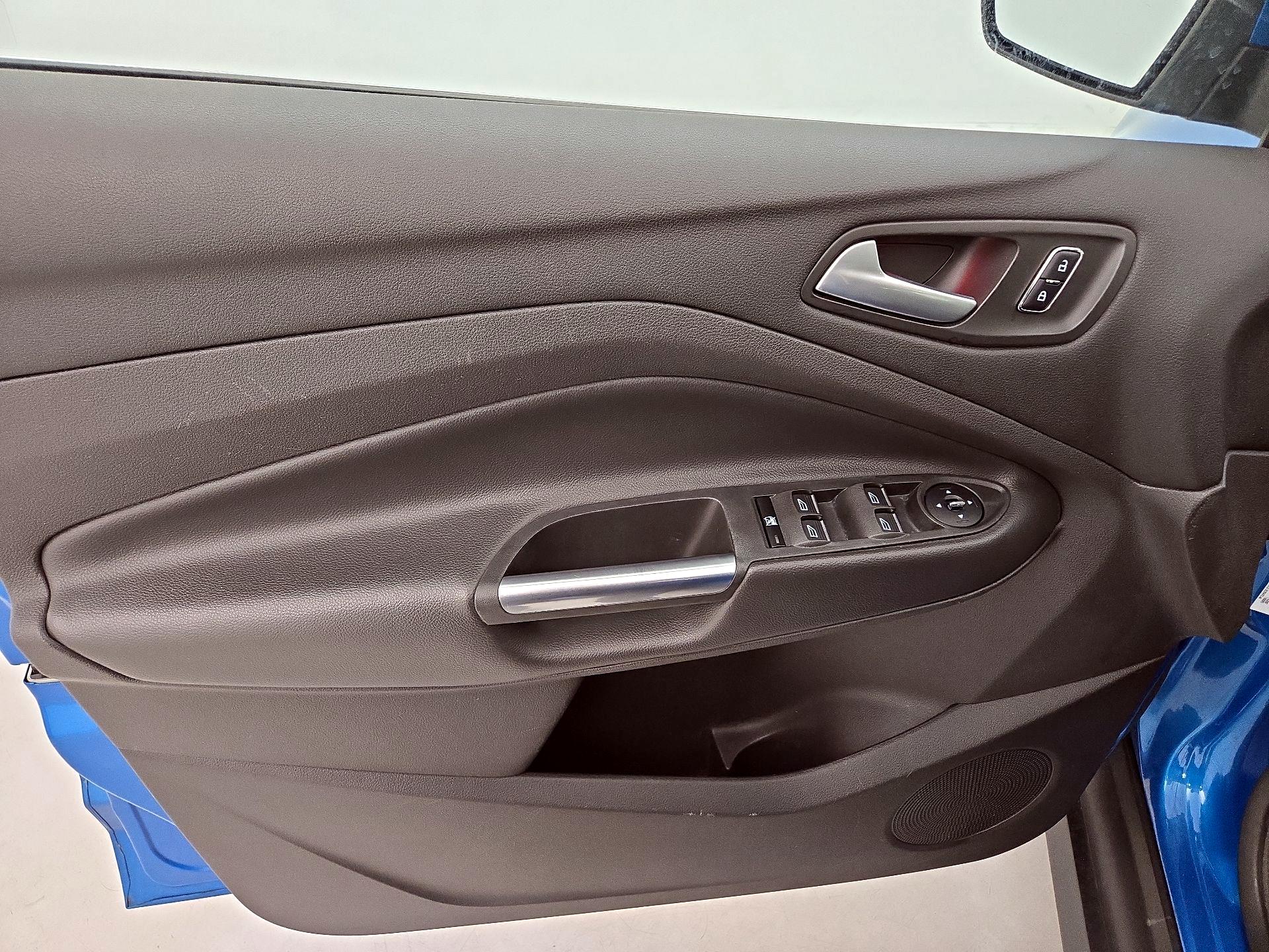 Thumbnail: 2015 Ford C-Max - 12