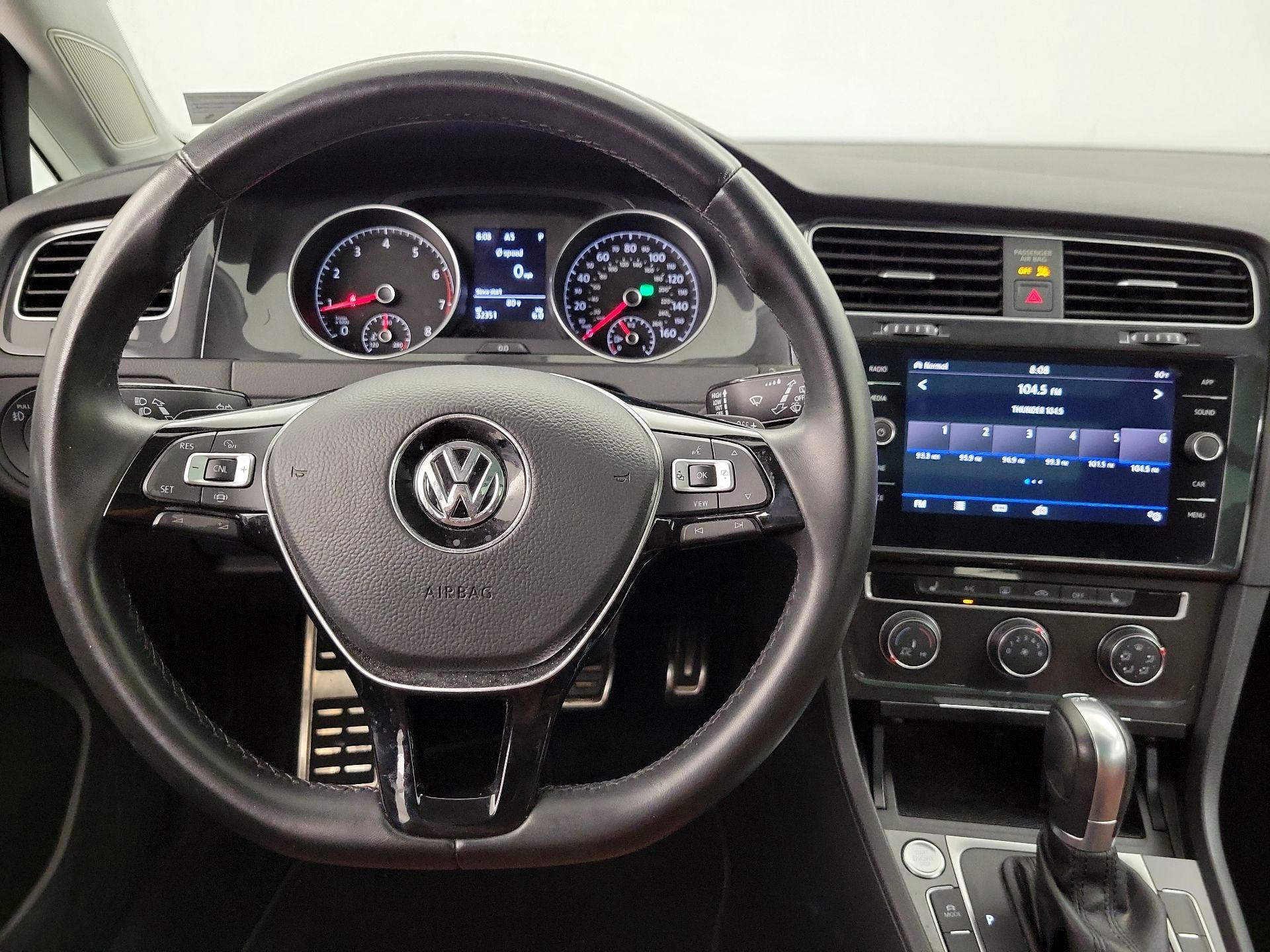 Thumbnail: 2019 Volkswagen Golf - 10