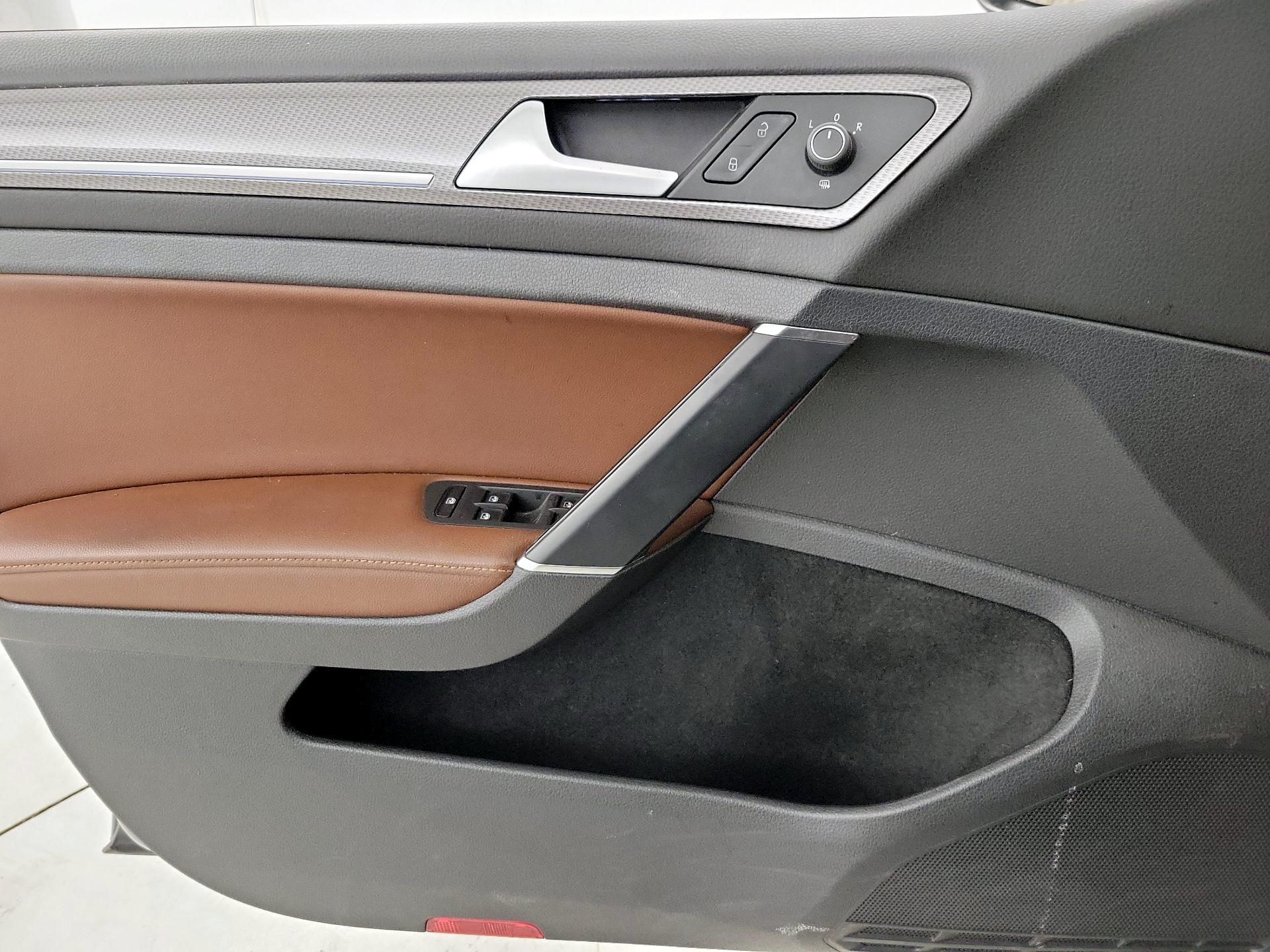 Thumbnail: 2019 Volkswagen Golf - 12