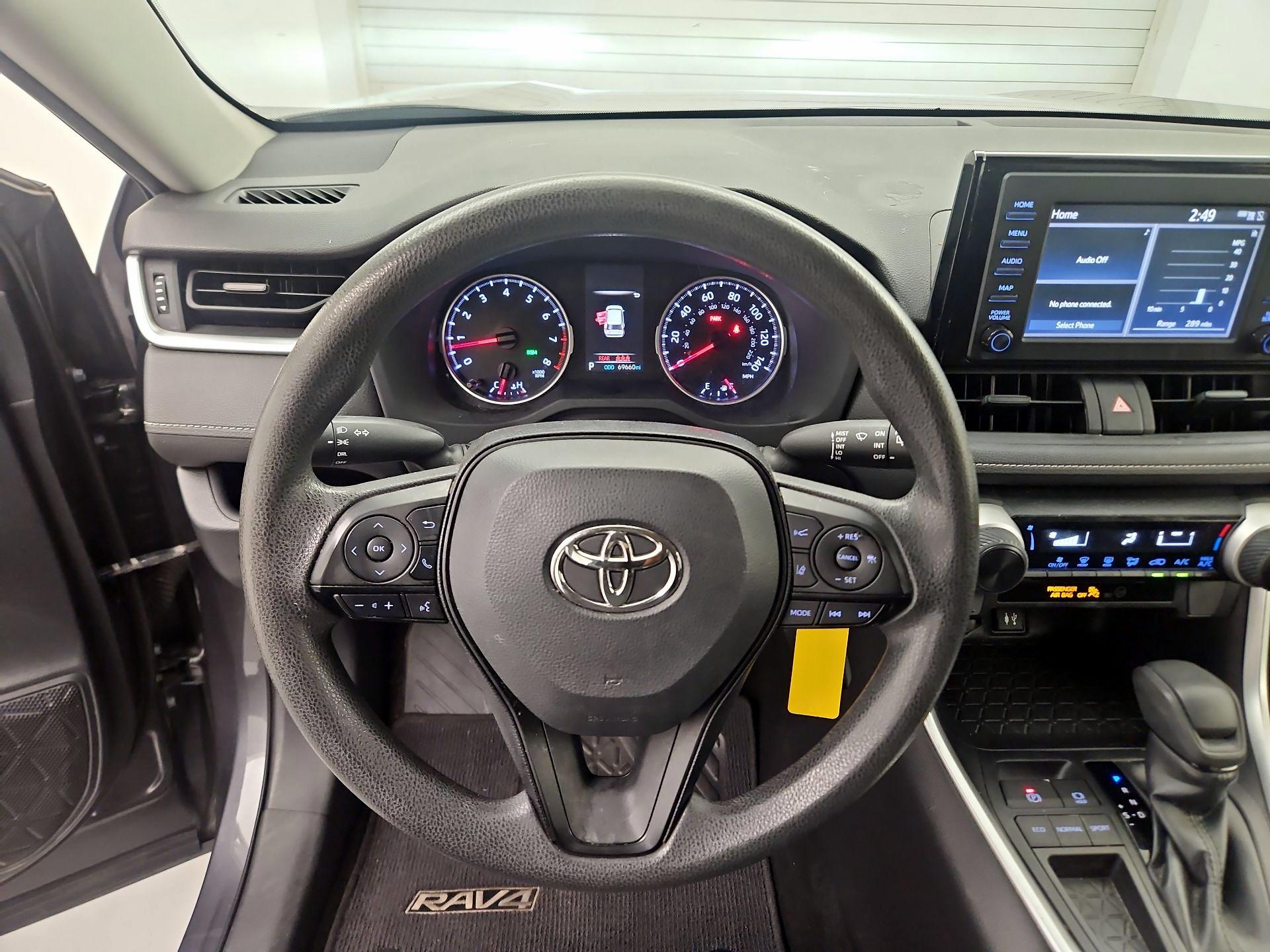 Thumbnail: 2019 Toyota RAV4 - 10