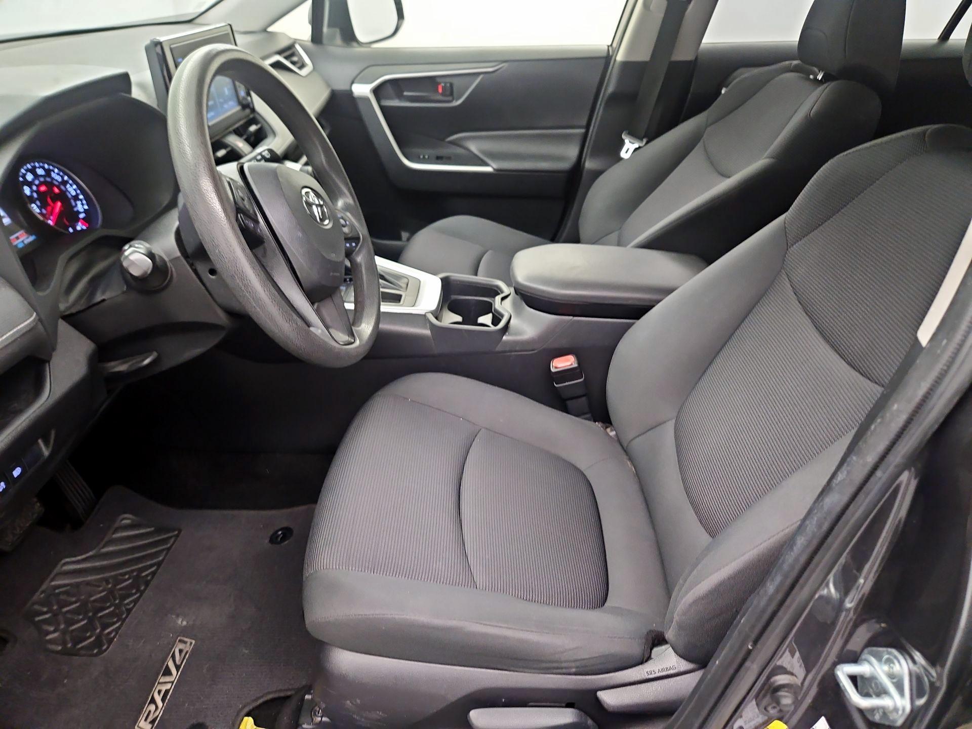 Thumbnail: 2019 Toyota RAV4 - 11