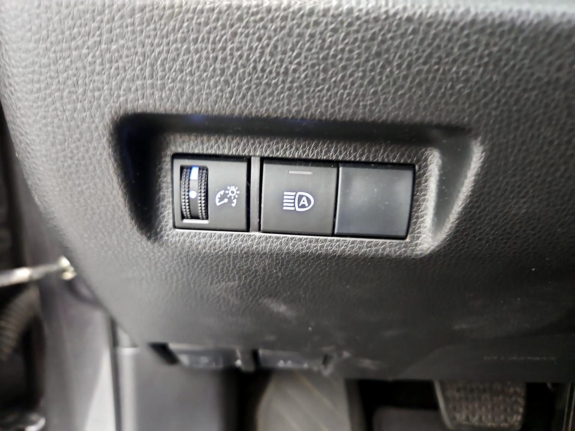 Thumbnail: 2019 Toyota RAV4 - 13