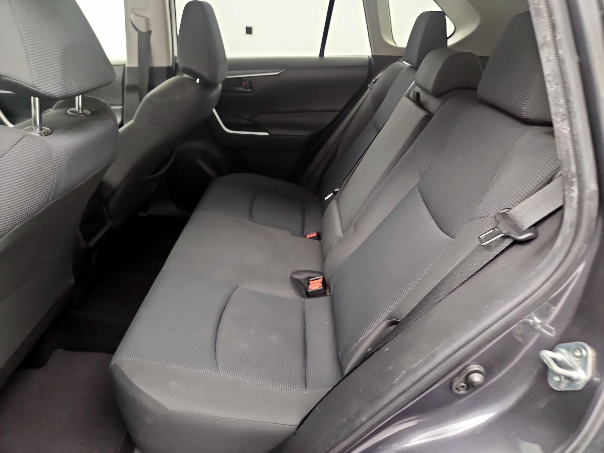 Thumbnail: 2019 Toyota RAV4 - 19