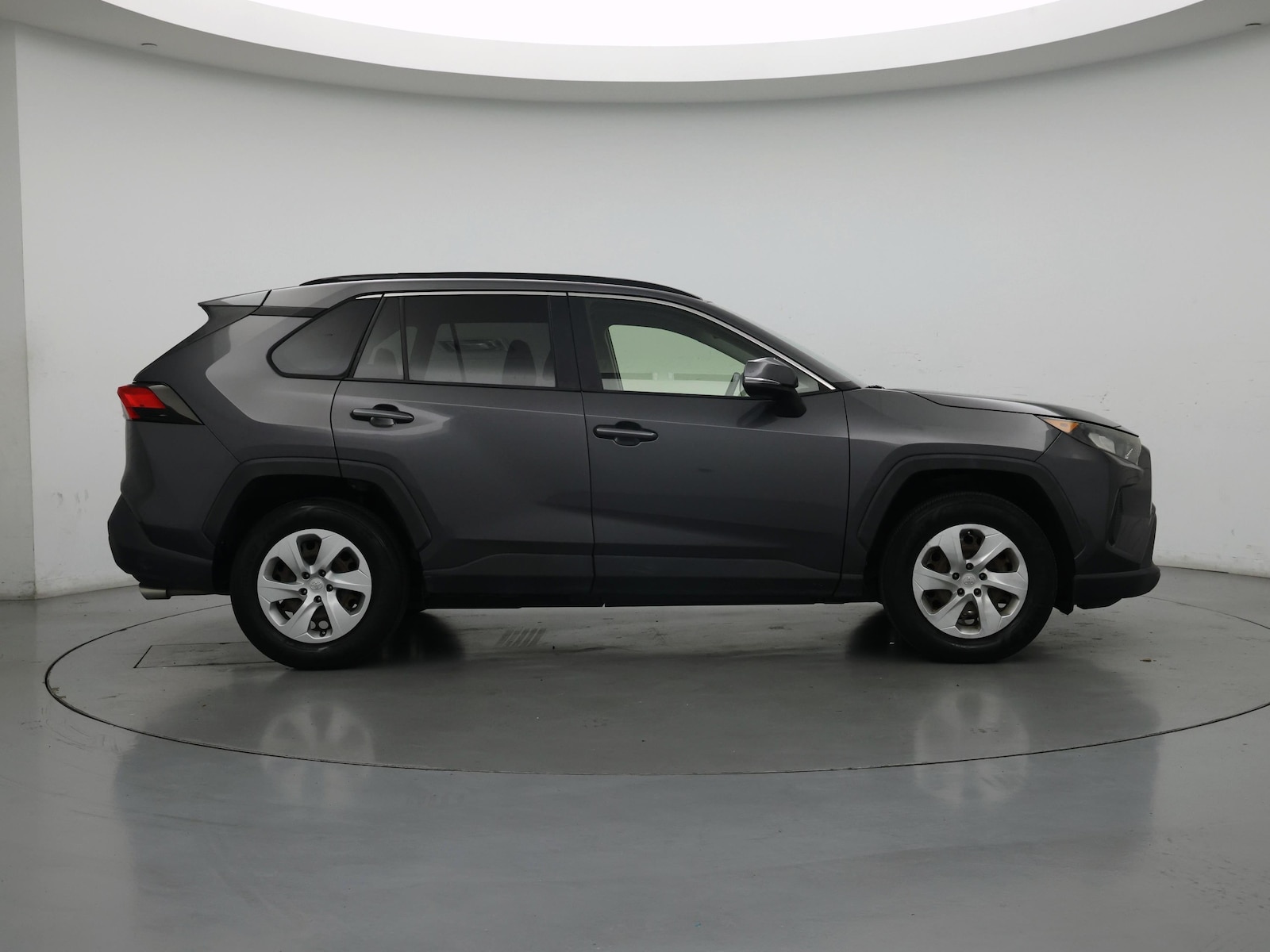 2019 Toyota RAV4 LE - Photo 8