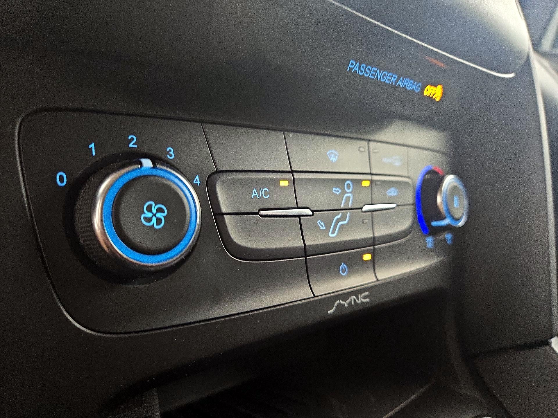 Thumbnail: 2016 Ford Focus - 16
