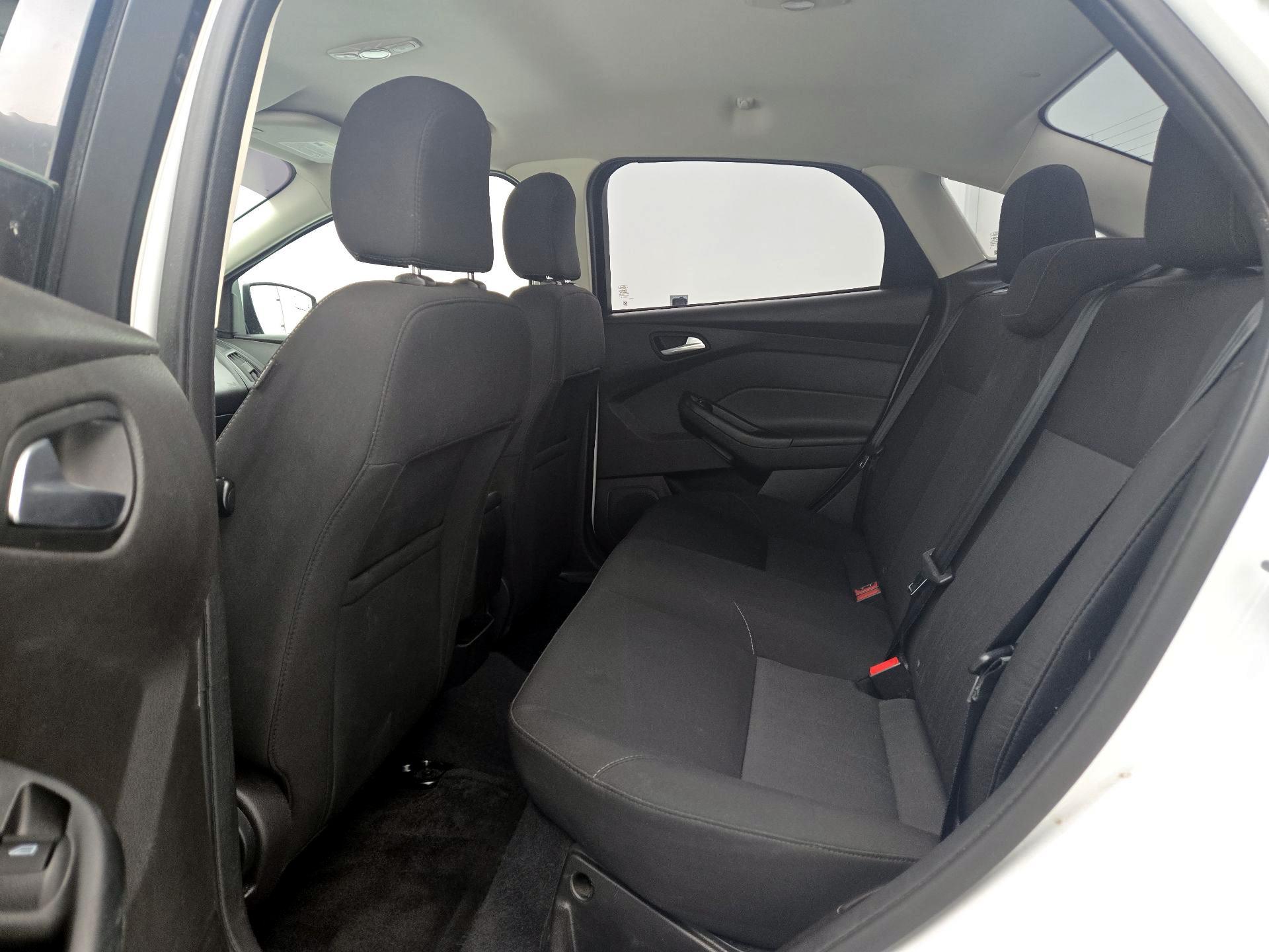 Thumbnail: 2016 Ford Focus - 19