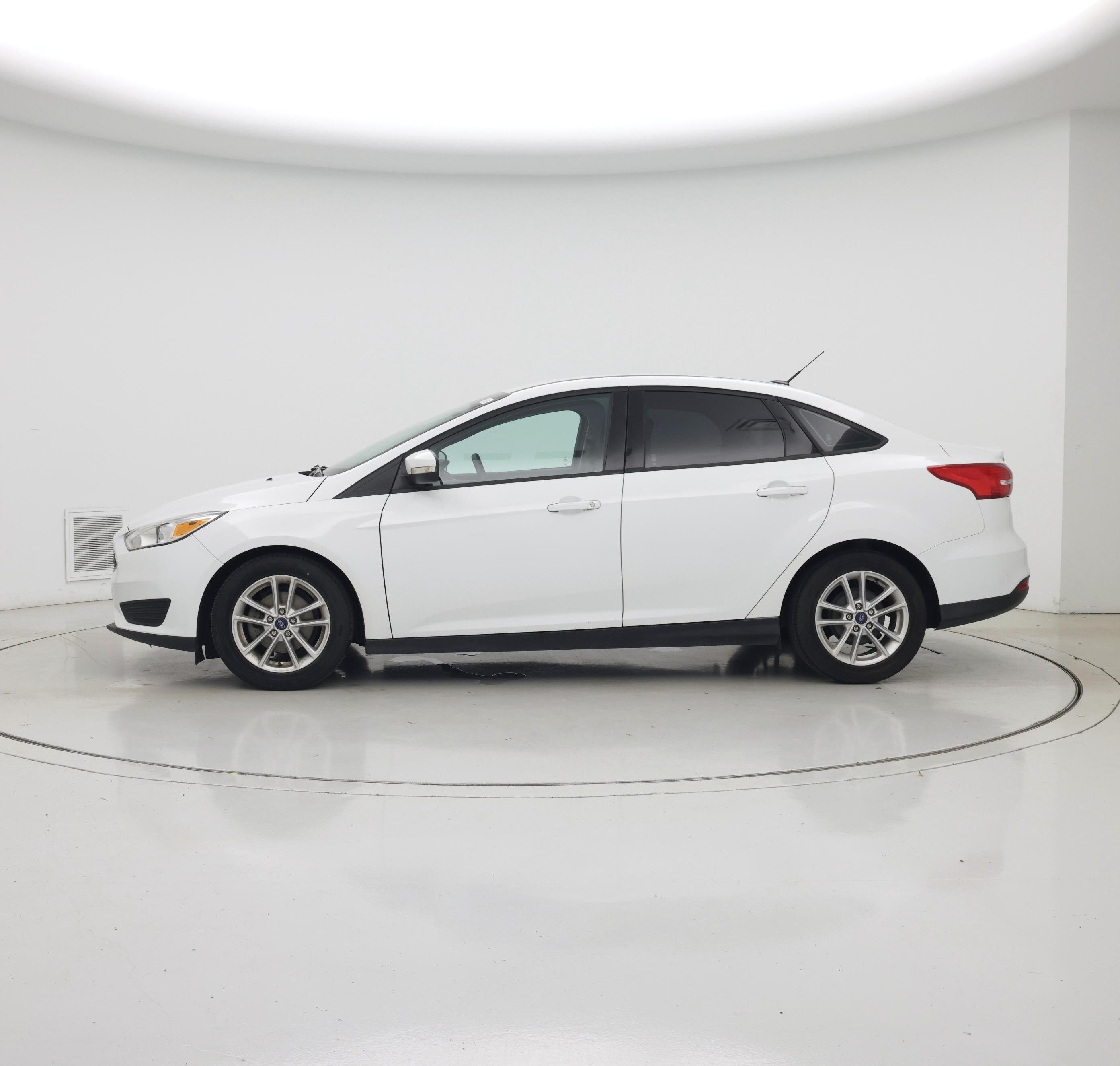 Thumbnail: 2016 Ford Focus - 3