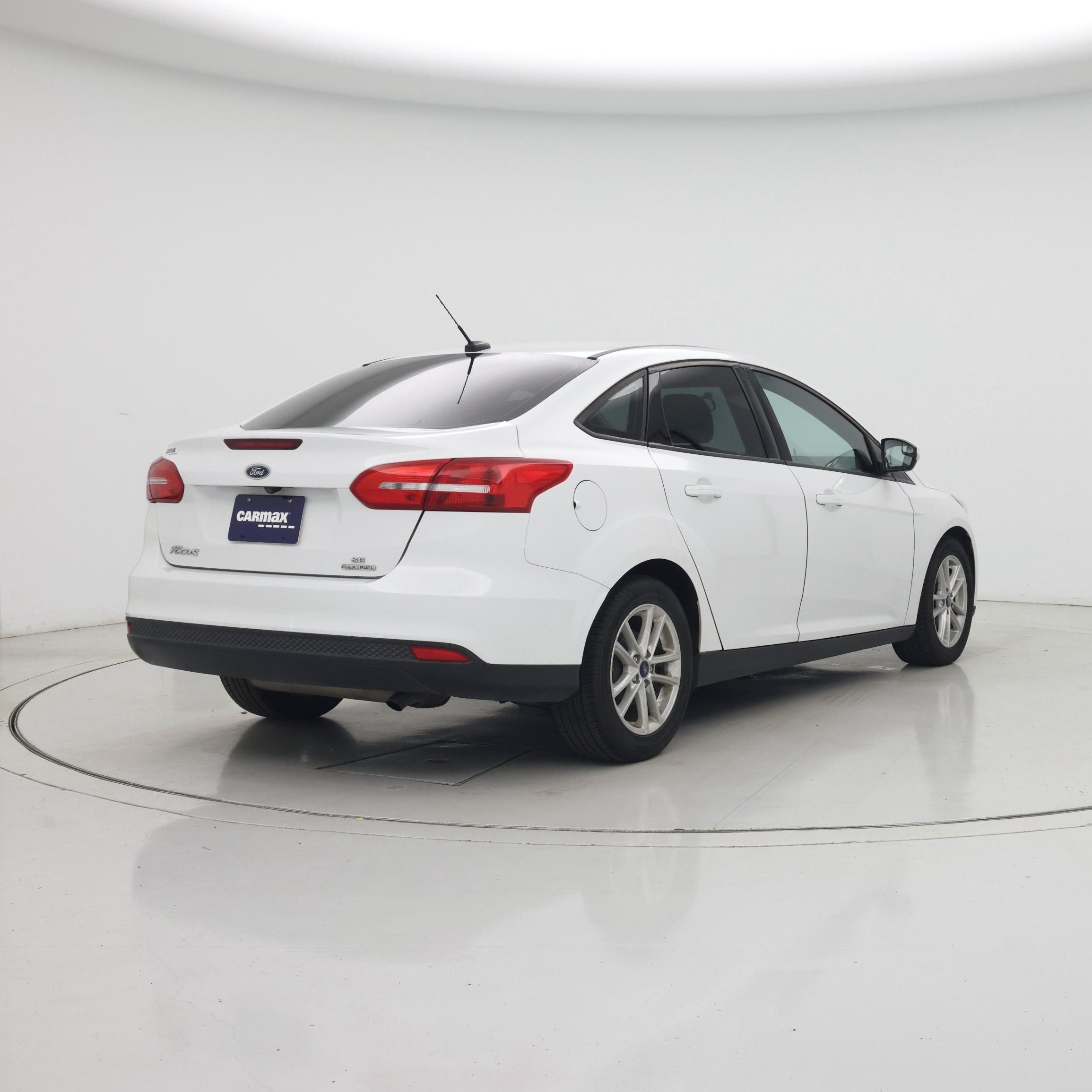 Thumbnail: 2016 Ford Focus - 8