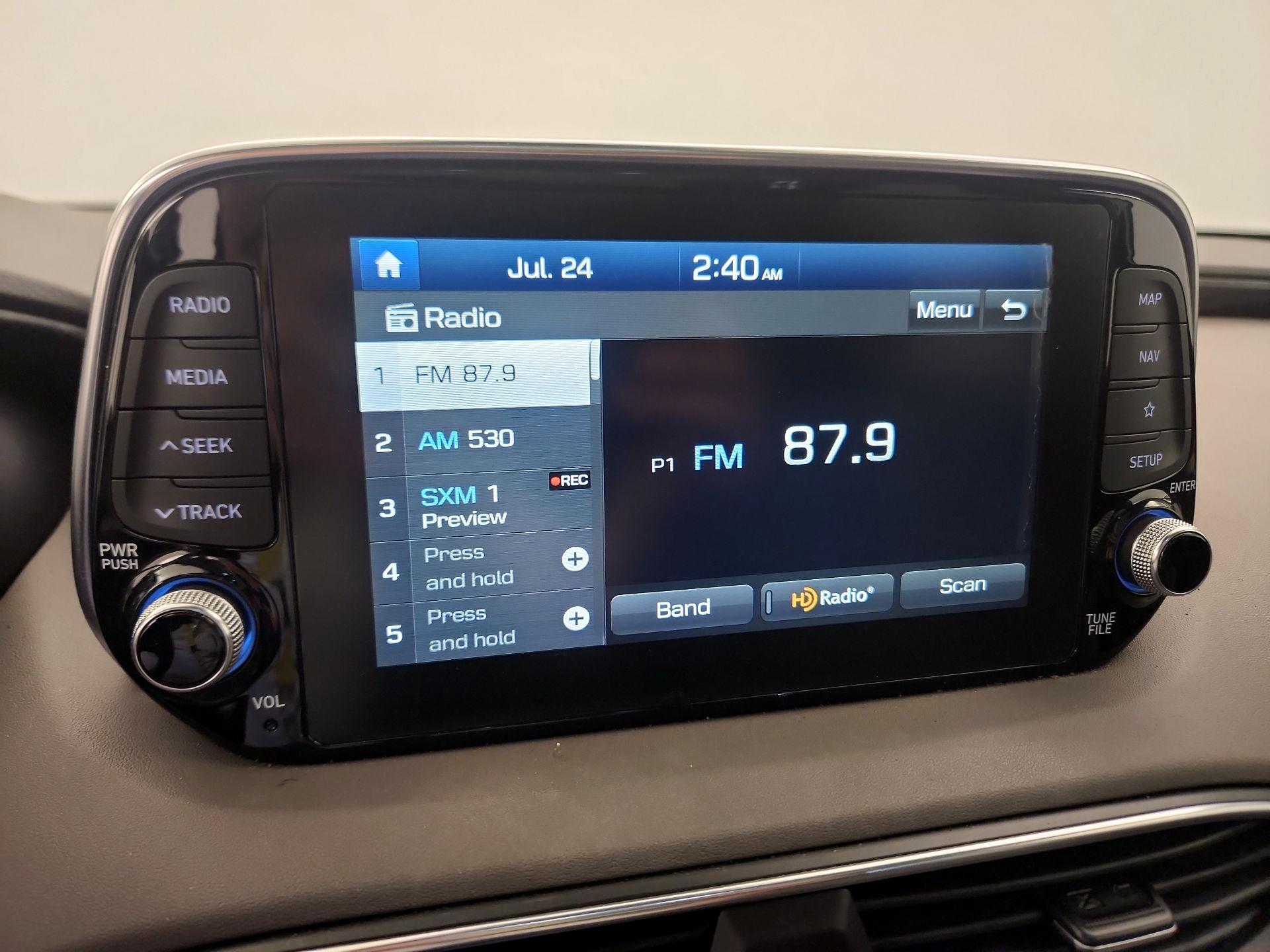 Thumbnail: 2019 Hyundai Santa Fe - 16