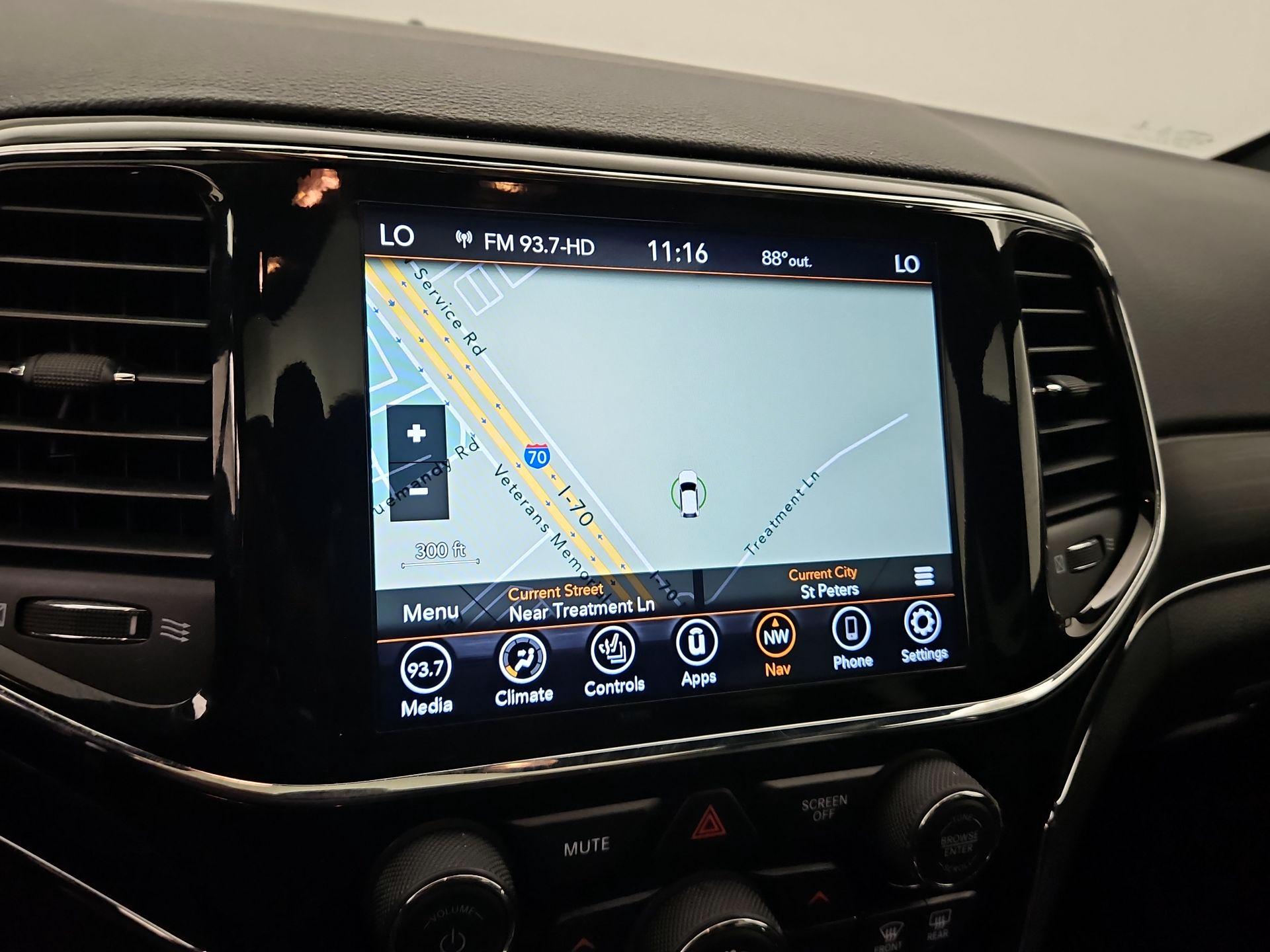 Thumbnail: 2021 Jeep Grand Cherokee - 14