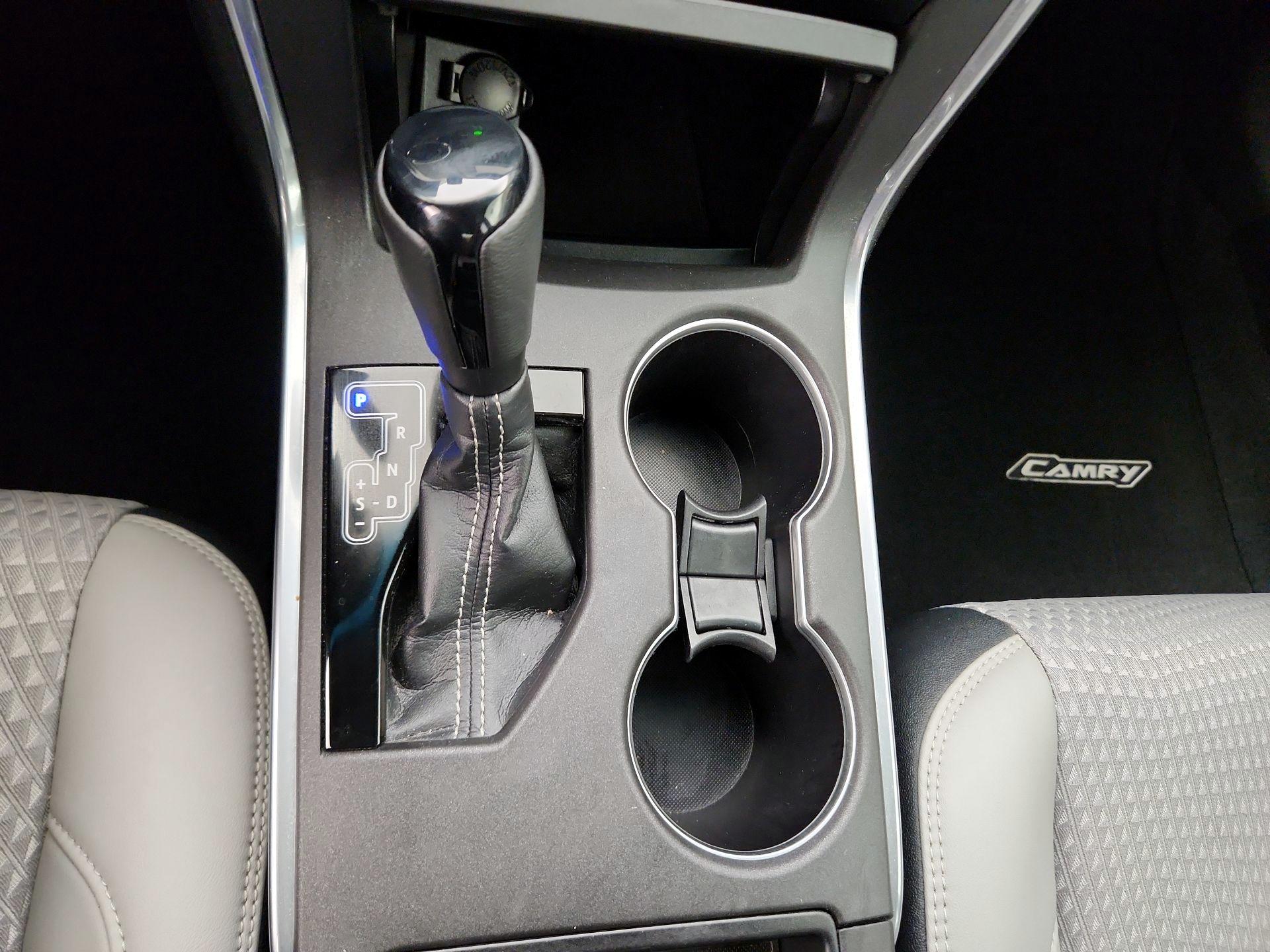 Thumbnail: 2015 Toyota Camry - 17