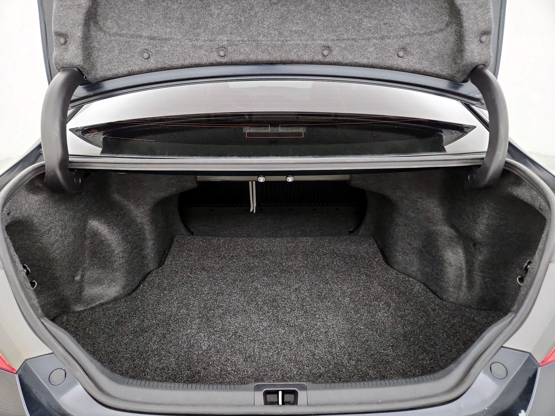 Thumbnail: 2015 Toyota Camry - 20