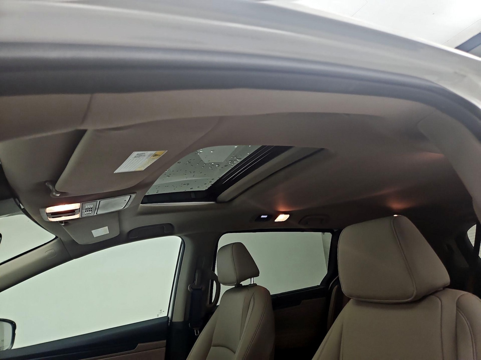 Sunroof(s) & Overhead Airbags