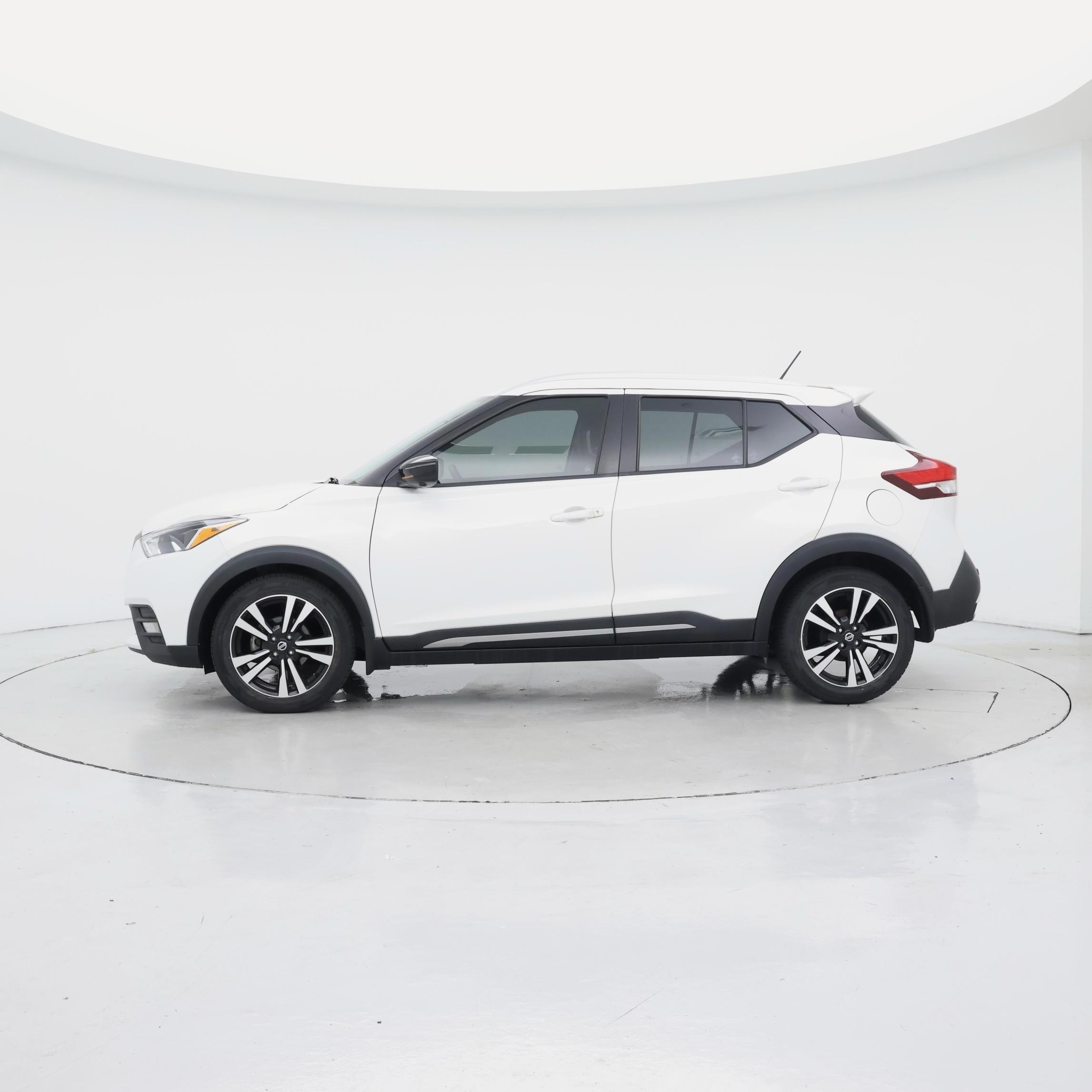 Thumbnail: 2020 Nissan Kicks - 3