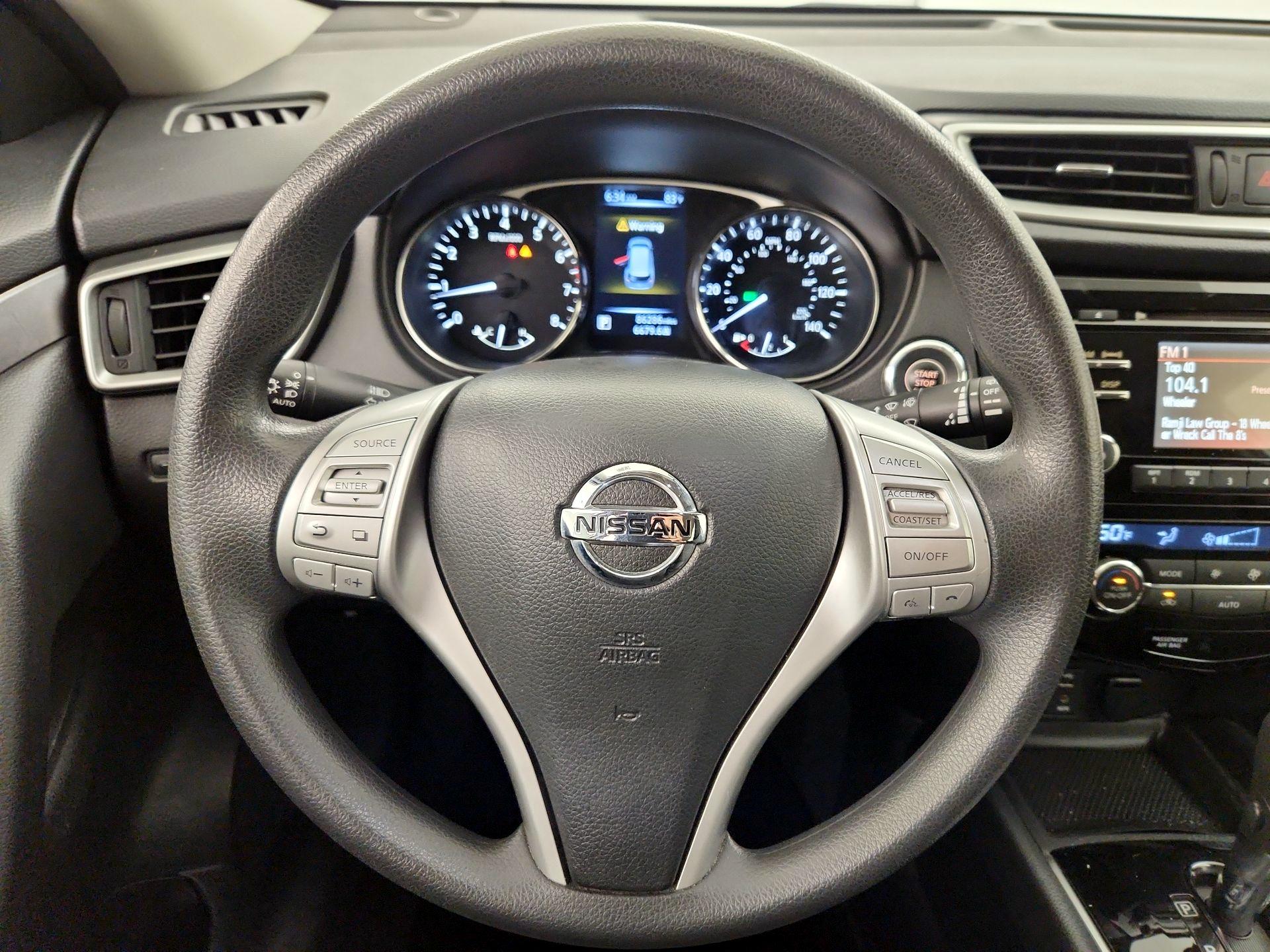 Thumbnail: 2015 Nissan Rogue - 10