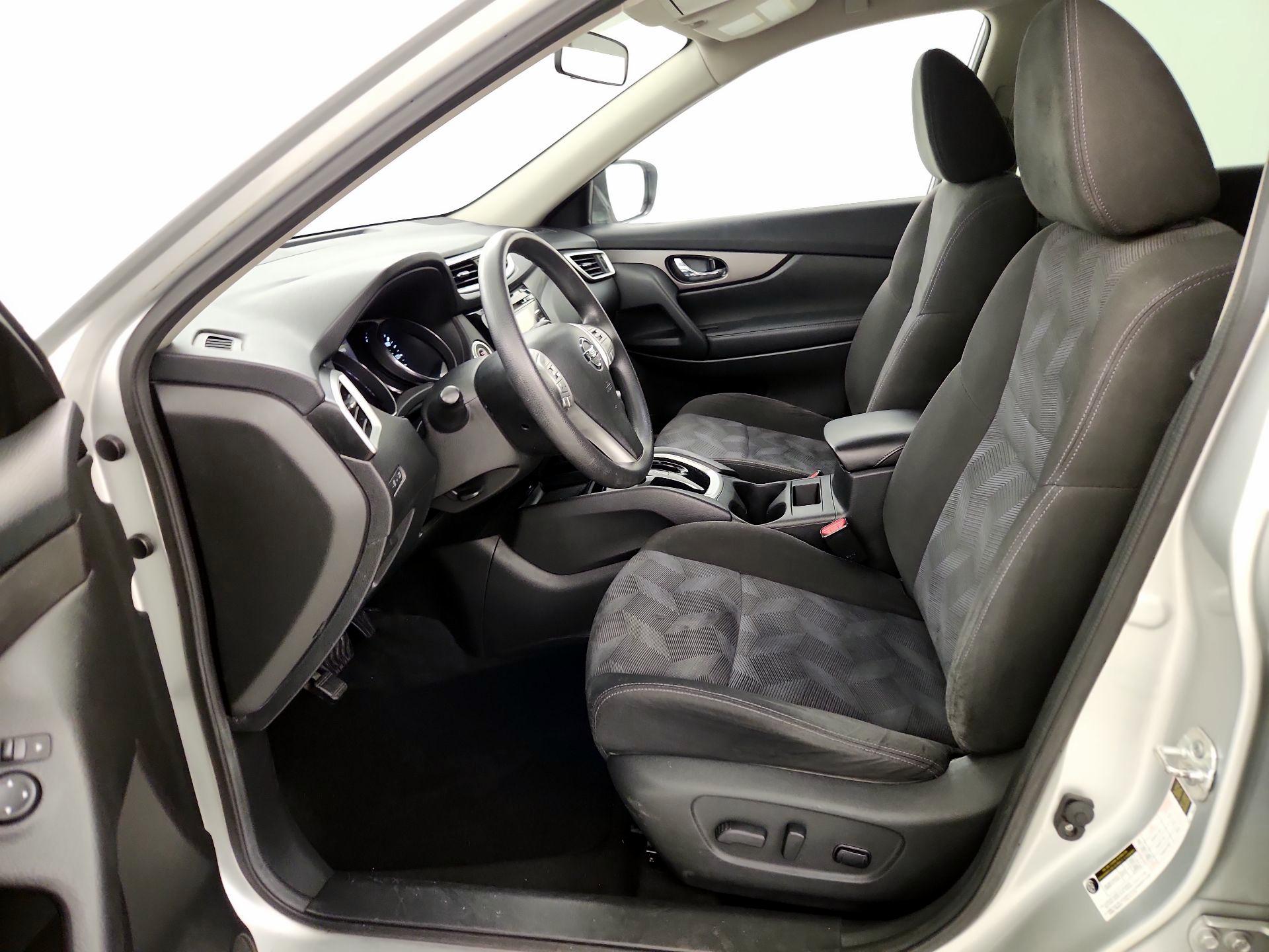 Thumbnail: 2015 Nissan Rogue - 11