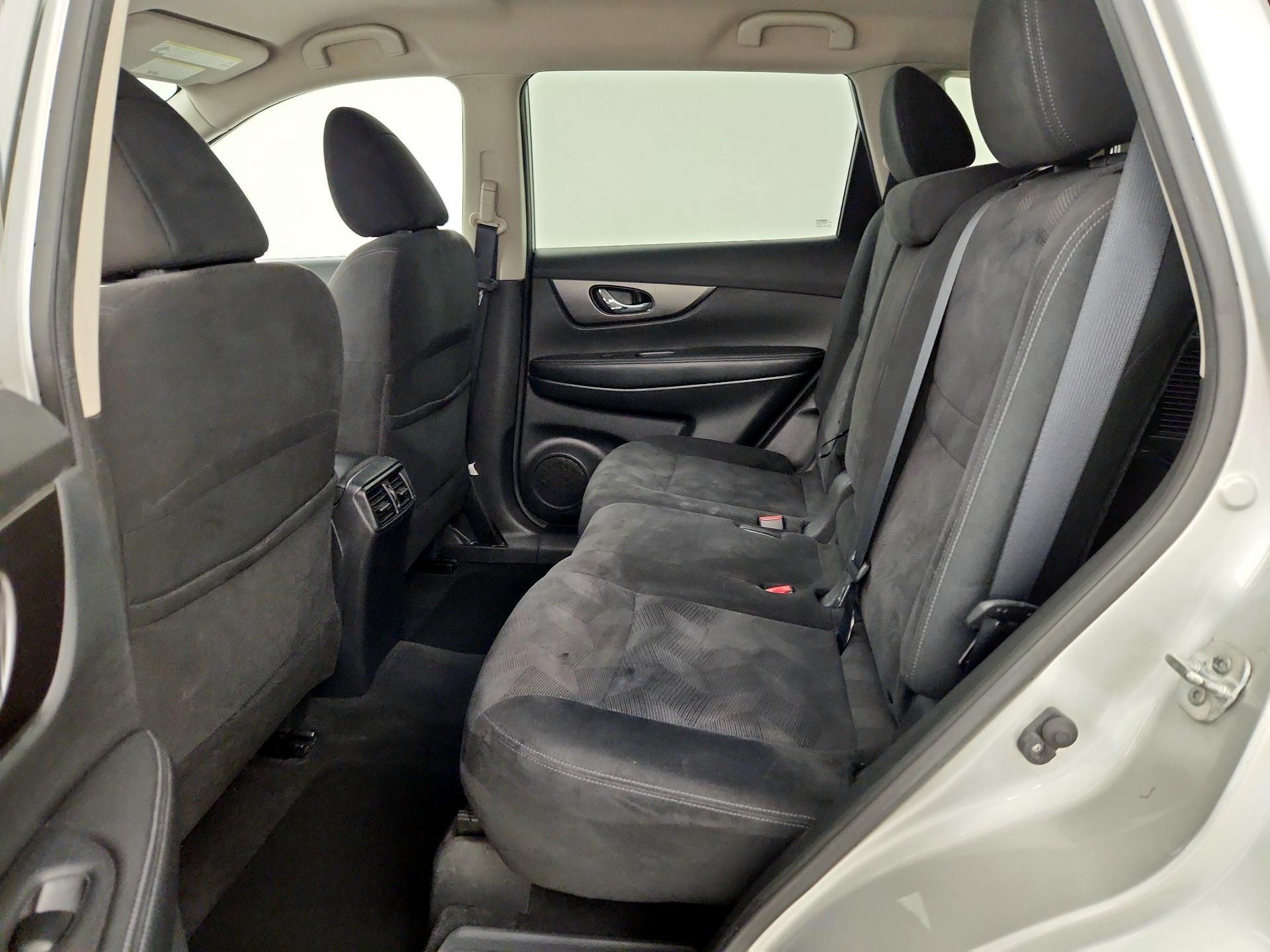 Thumbnail: 2015 Nissan Rogue - 19