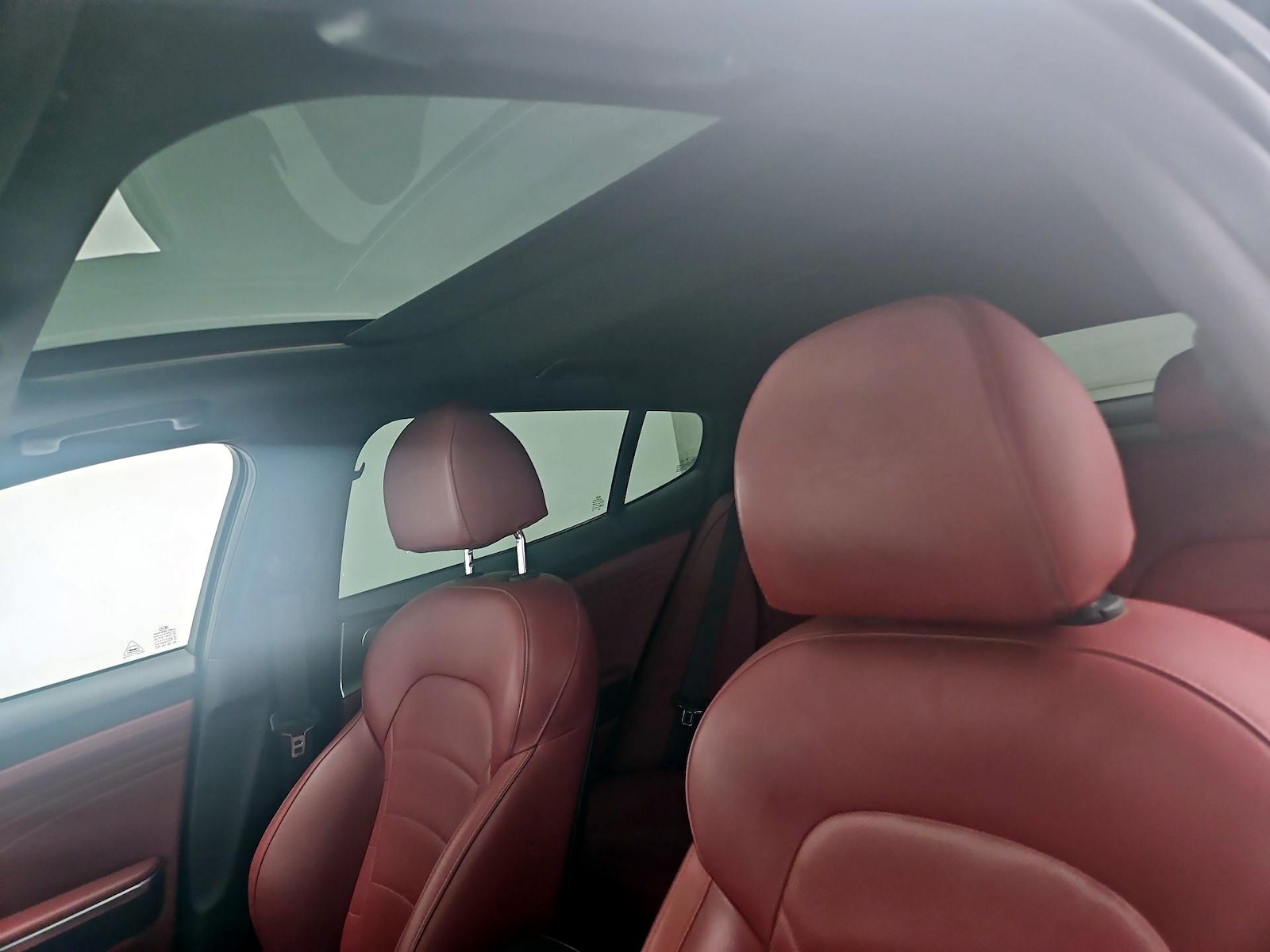 Sunroof(s) & Overhead Airbags