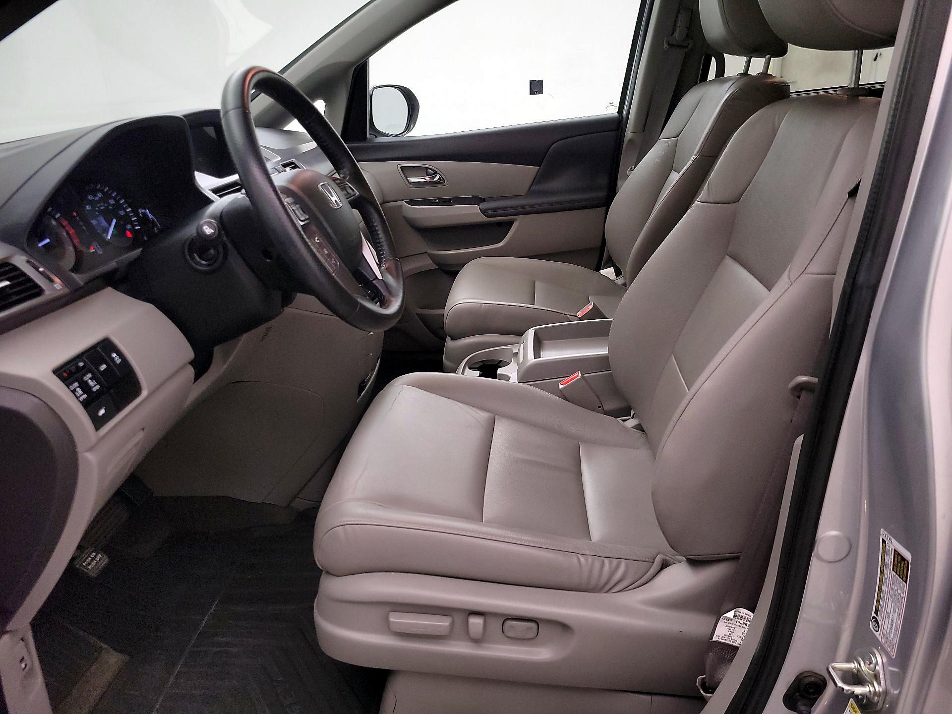 Thumbnail: 2015 Honda Odyssey - 11