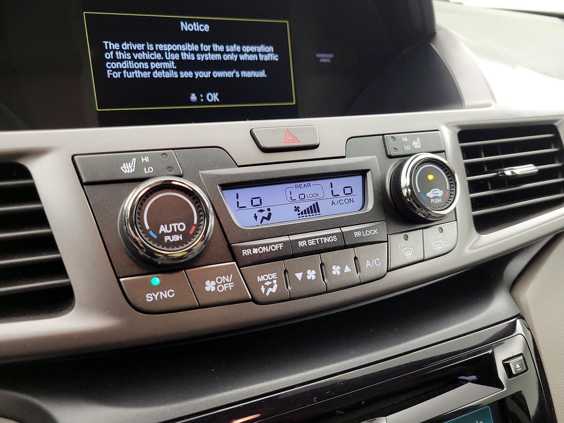 Thumbnail: 2015 Honda Odyssey - 16