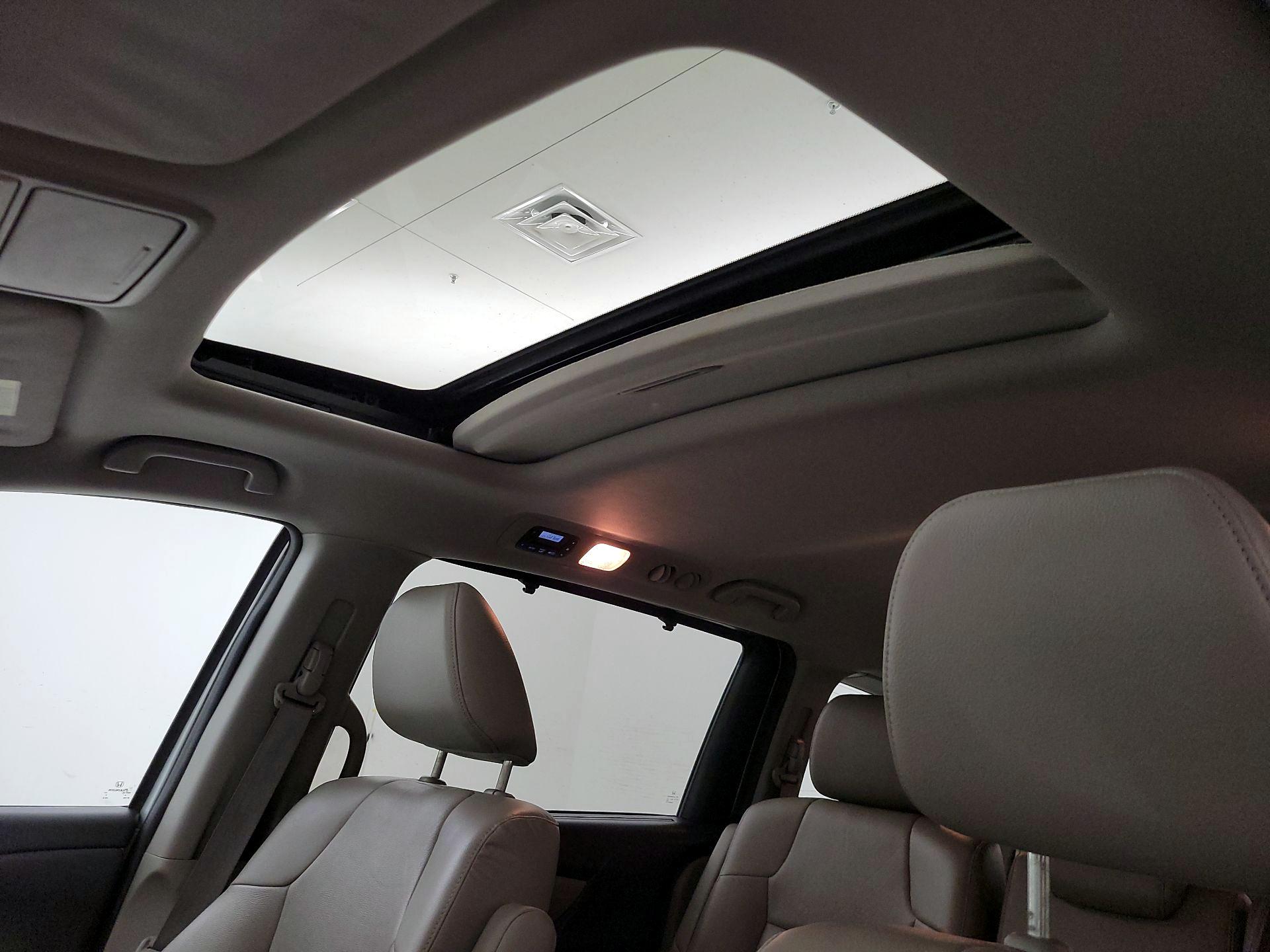 Thumbnail: 2015 Honda Odyssey - 19