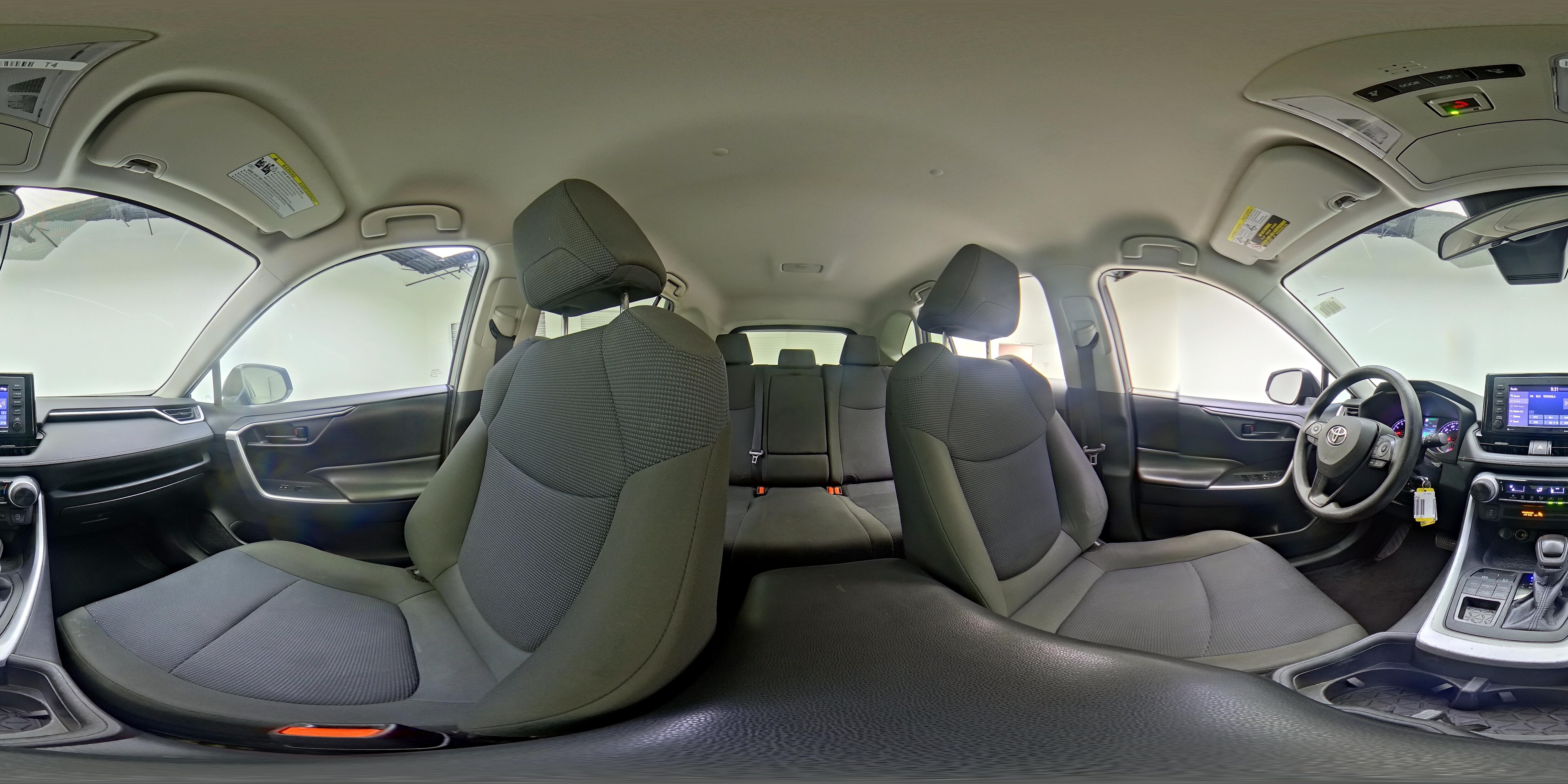 2022 Toyota RAV4 LE - Photo 24