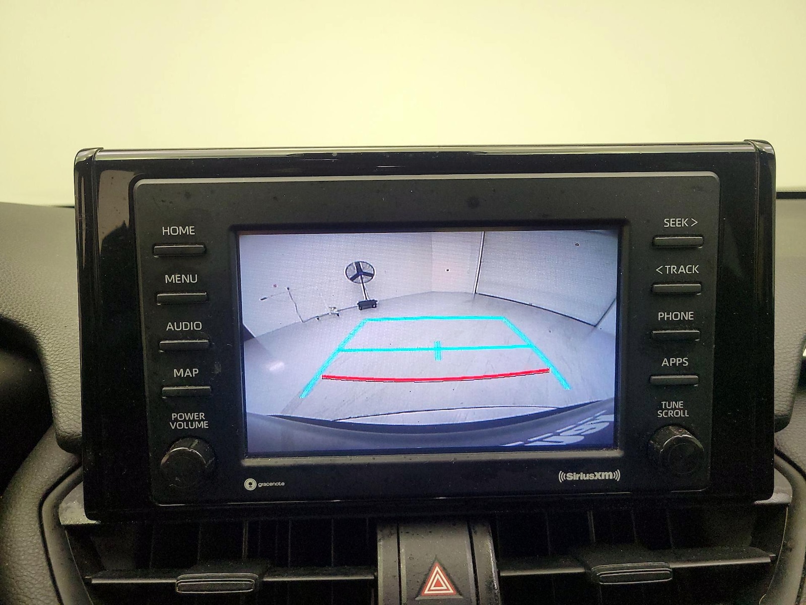 2022 Toyota RAV4 LE - Photo 15