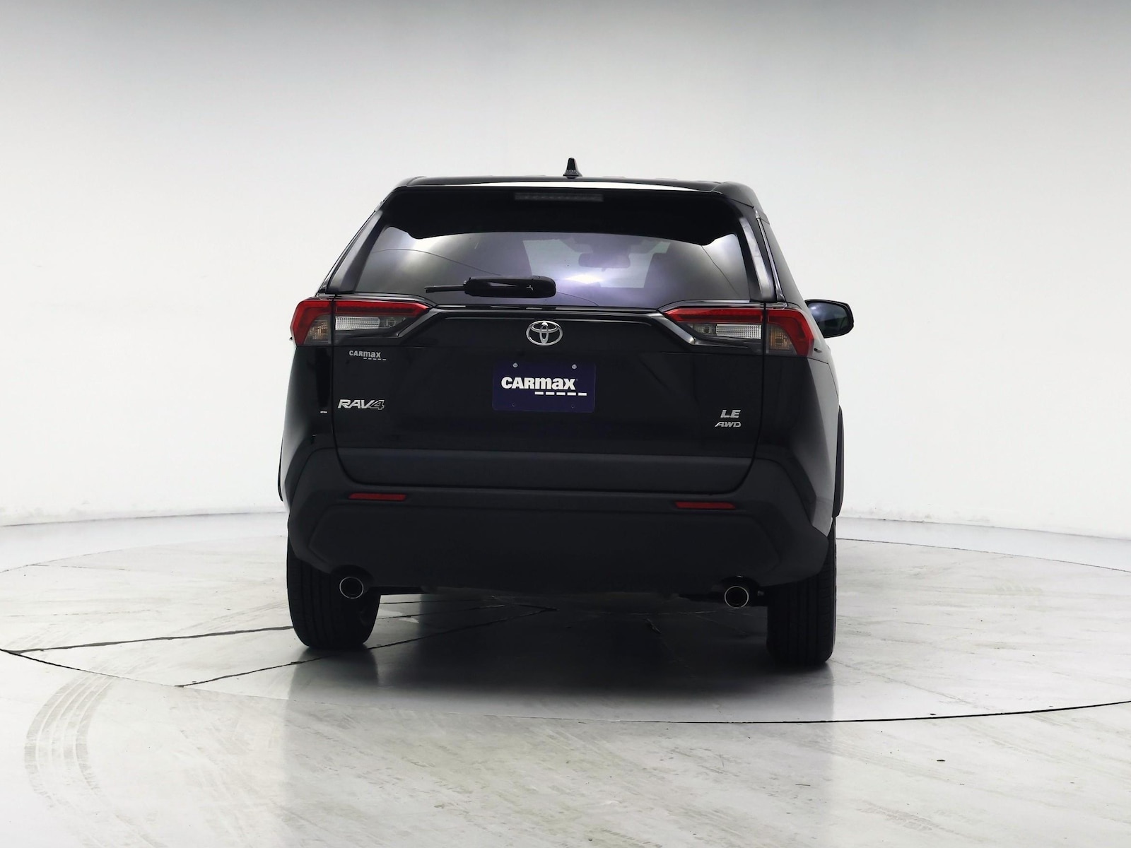 2022 Toyota RAV4 LE - Photo 7