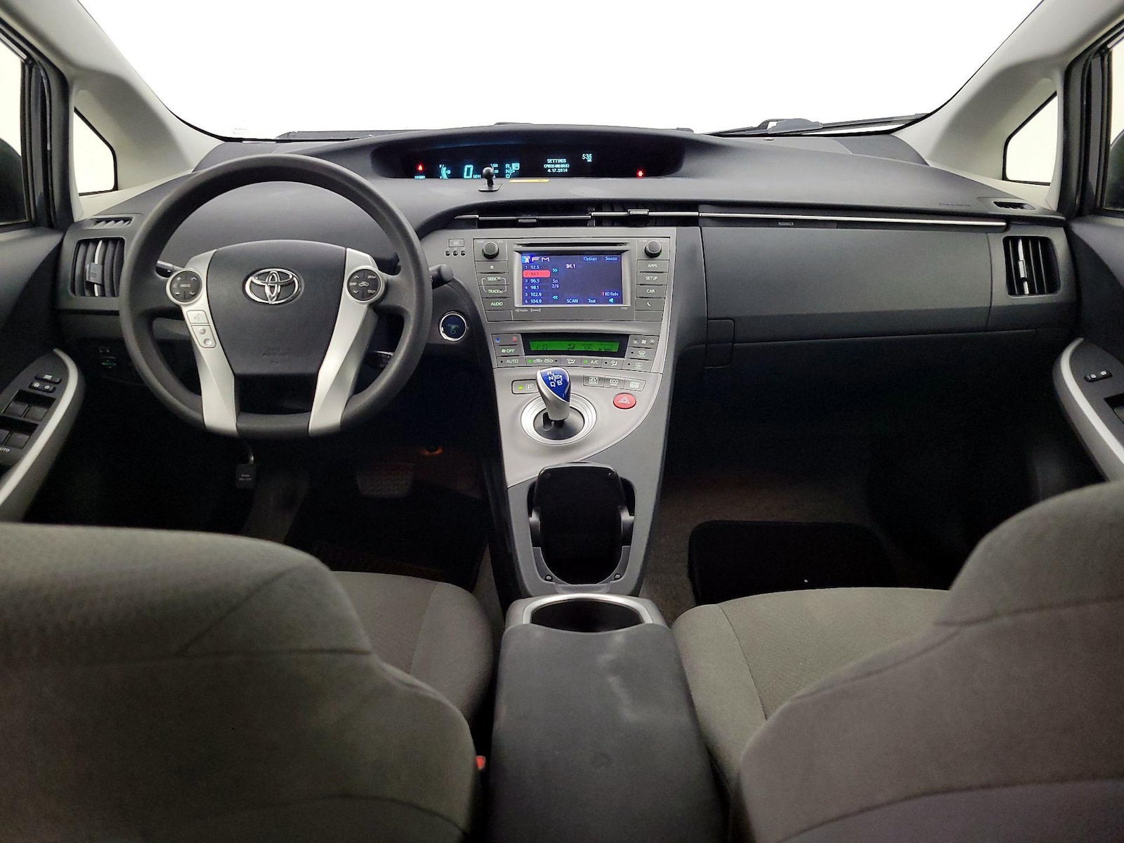 2014 Toyota Prius Three - Photo 10