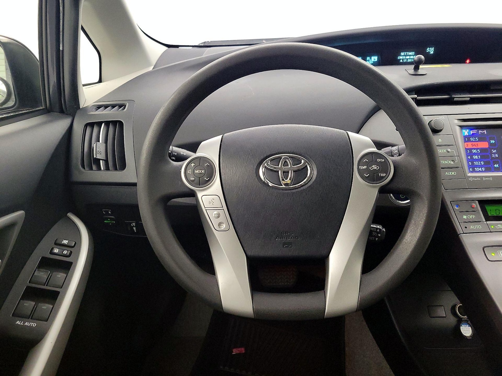 2014 Toyota Prius Three - Photo 11