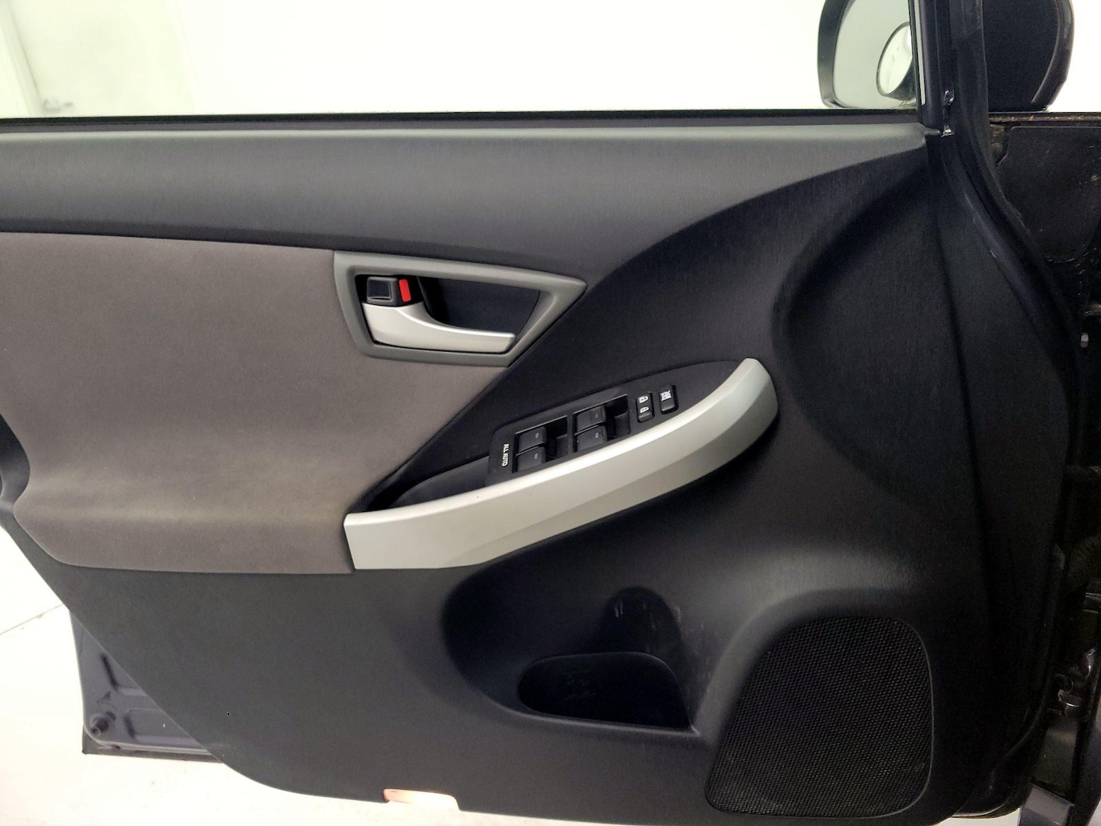 2014 Toyota Prius Three - Photo 13