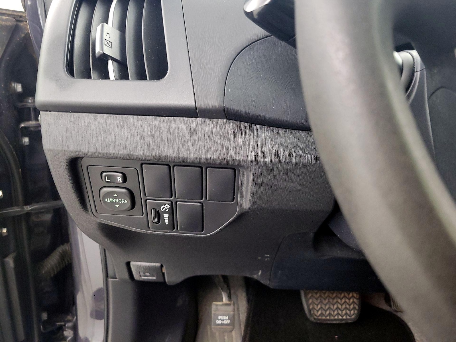 2014 Toyota Prius Three - Photo 14