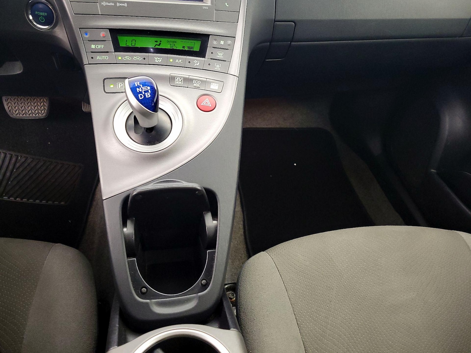 2014 Toyota Prius Three - Photo 18