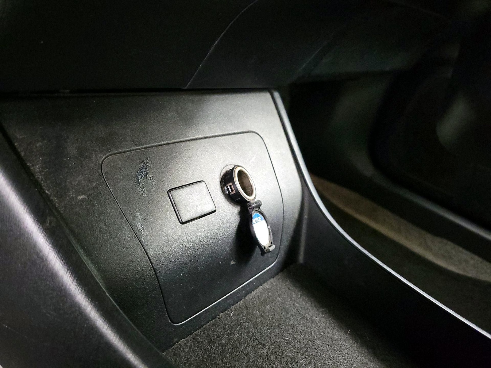2014 Toyota Prius Three - Photo 19